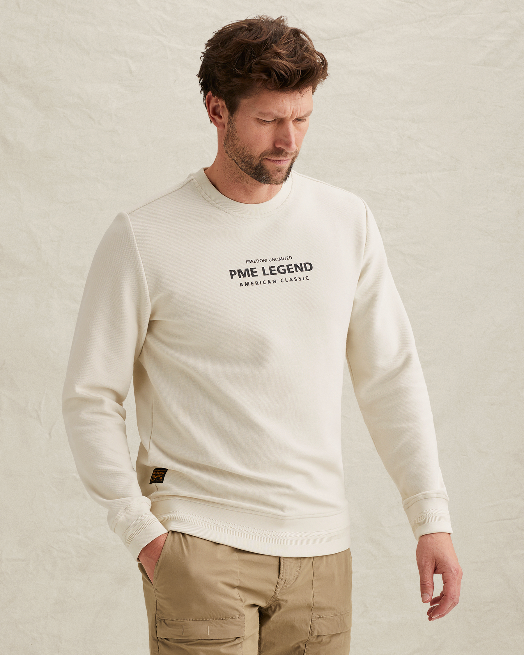 Sweatshirt with artwork and ribbed collarx