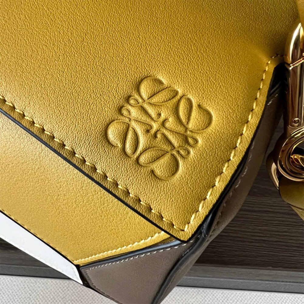 LOEWE Small Puzzle Bag - Top Club