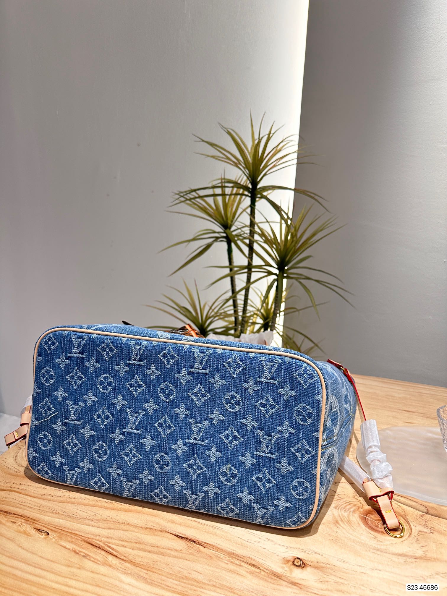 Louis new arrival denim neverfull tote bag size; 33 * 29 cm - Top Club