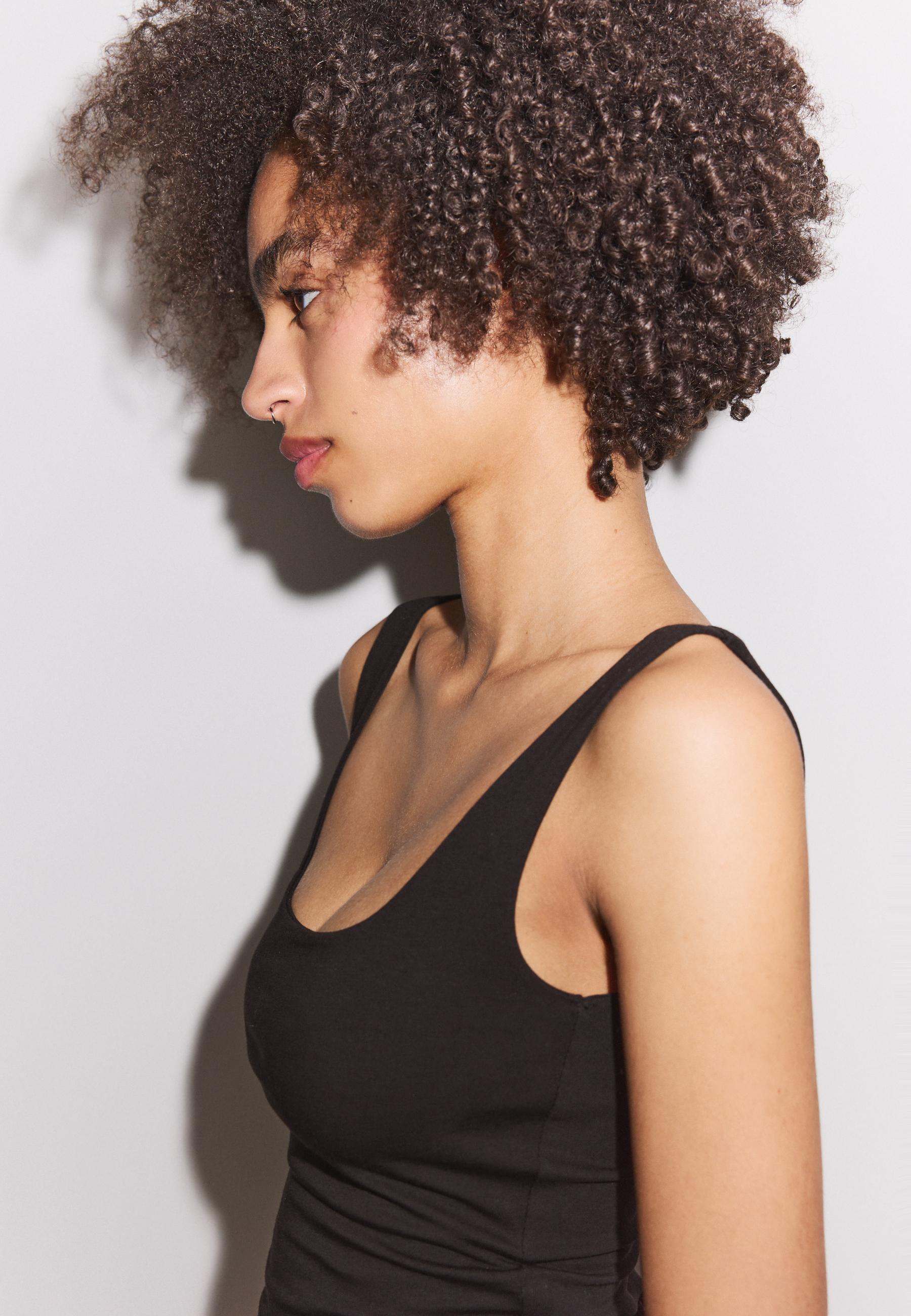 WIDE STRAP TOP