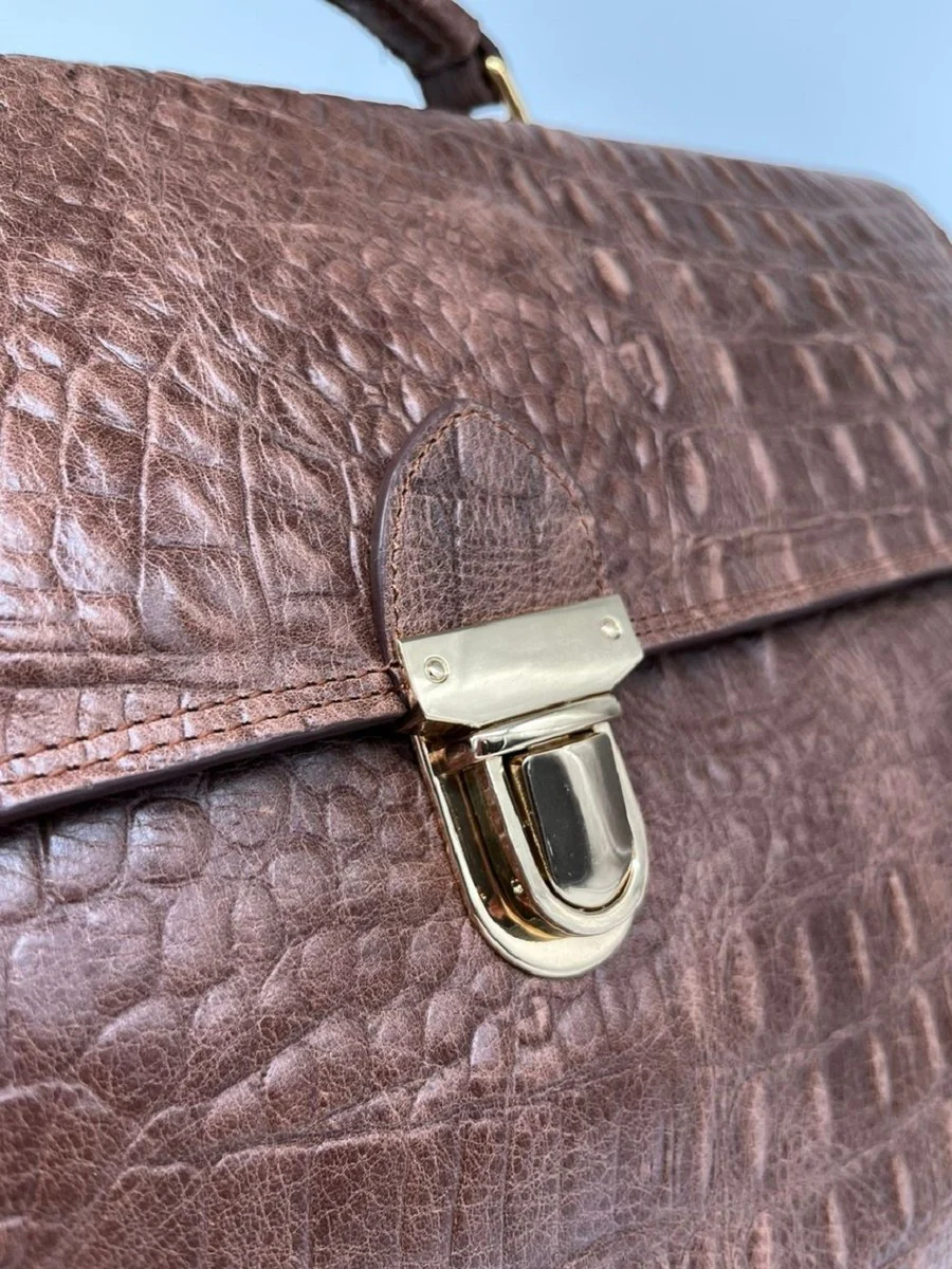 Luxury genuine leather men's briefcase in crocodile look brown / gold 42 cm - Made in Italy