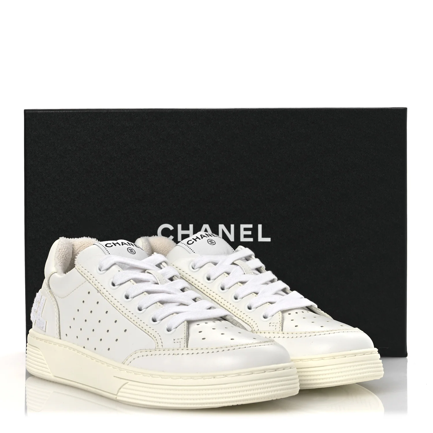 Calfskin Womens Logo Sneakers 38 White - Top Club
