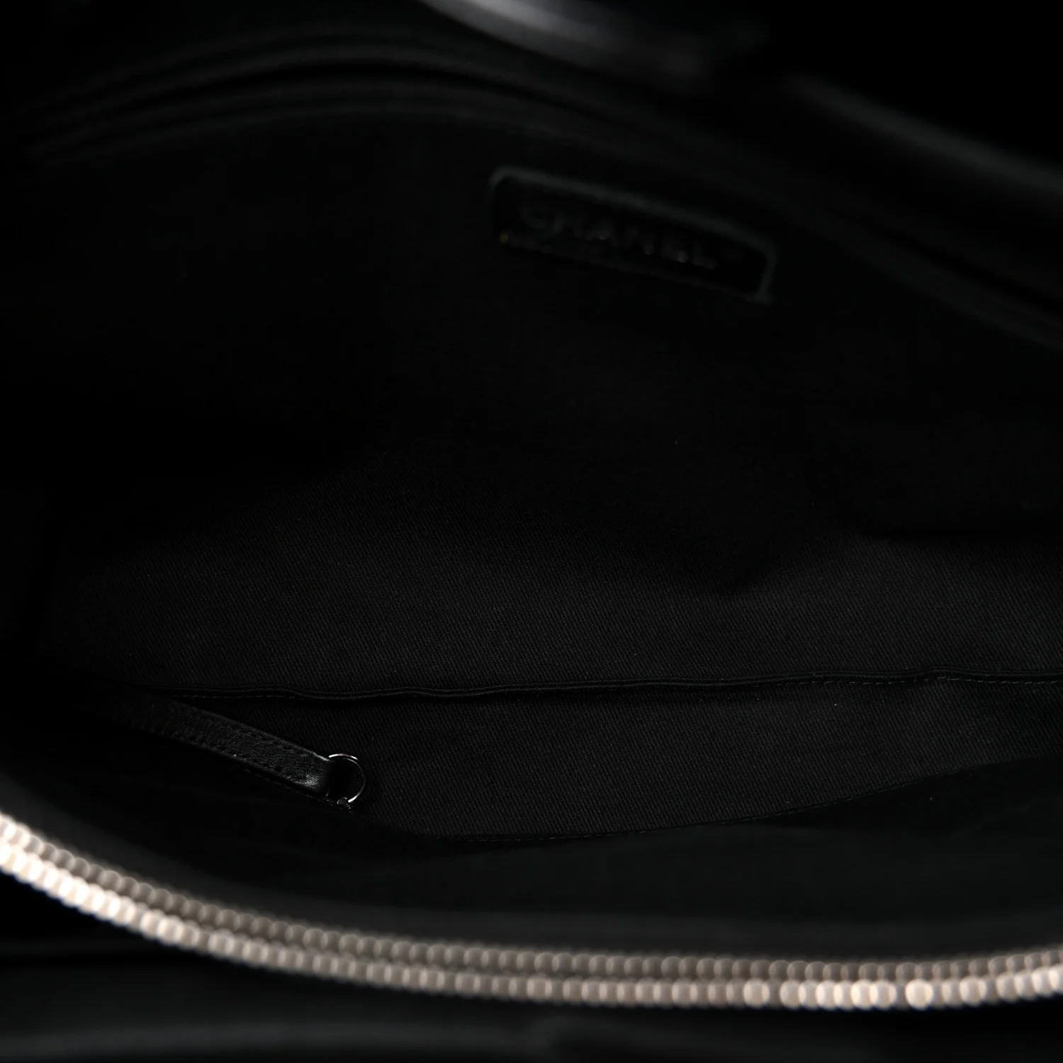 Soft Caviar CC Medium Top Handle Tote Black - Top Club