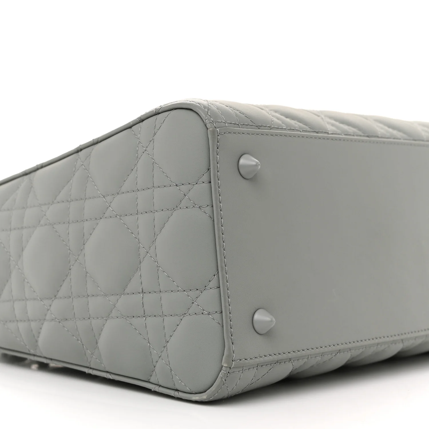 Ultra Matte Calfskin Cannage Medium Lady Dior Grey Stone - Top Club