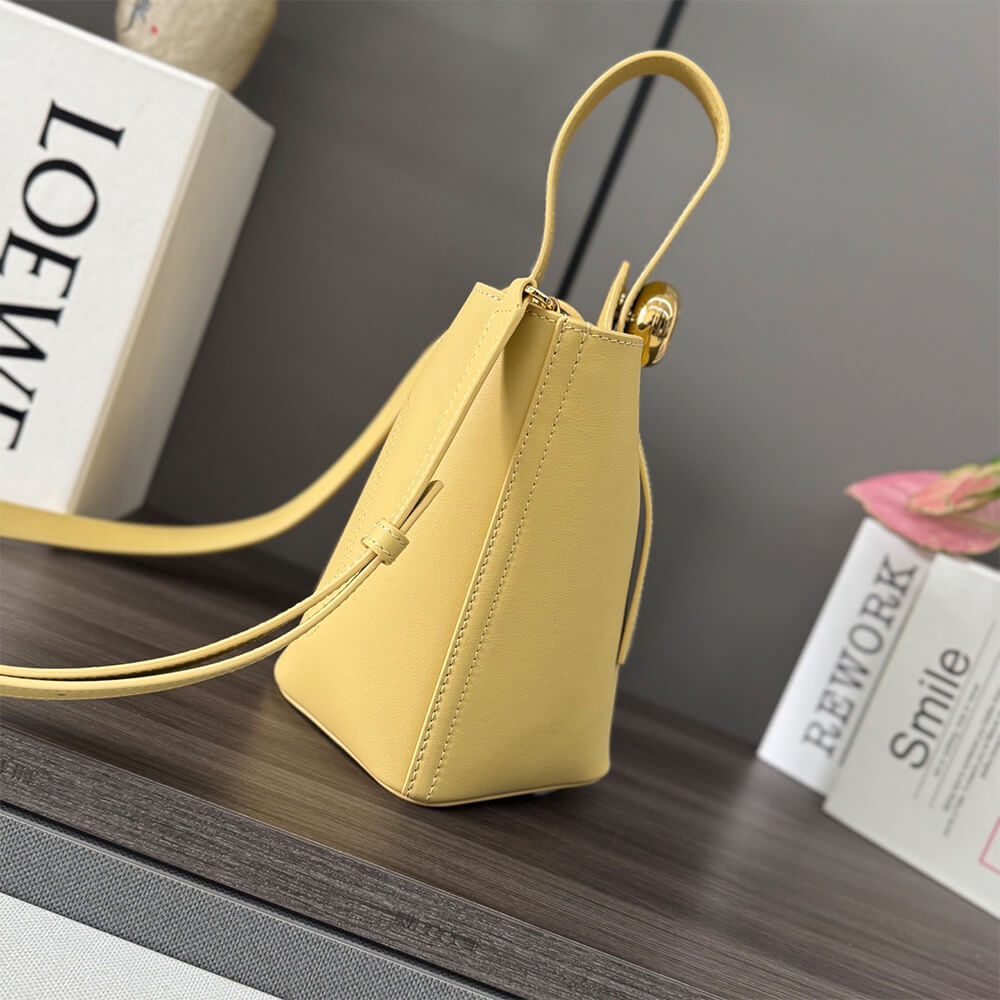 LOEWE Mini Pebble bucket in smooth calfskin(high-end grade) - Top Club