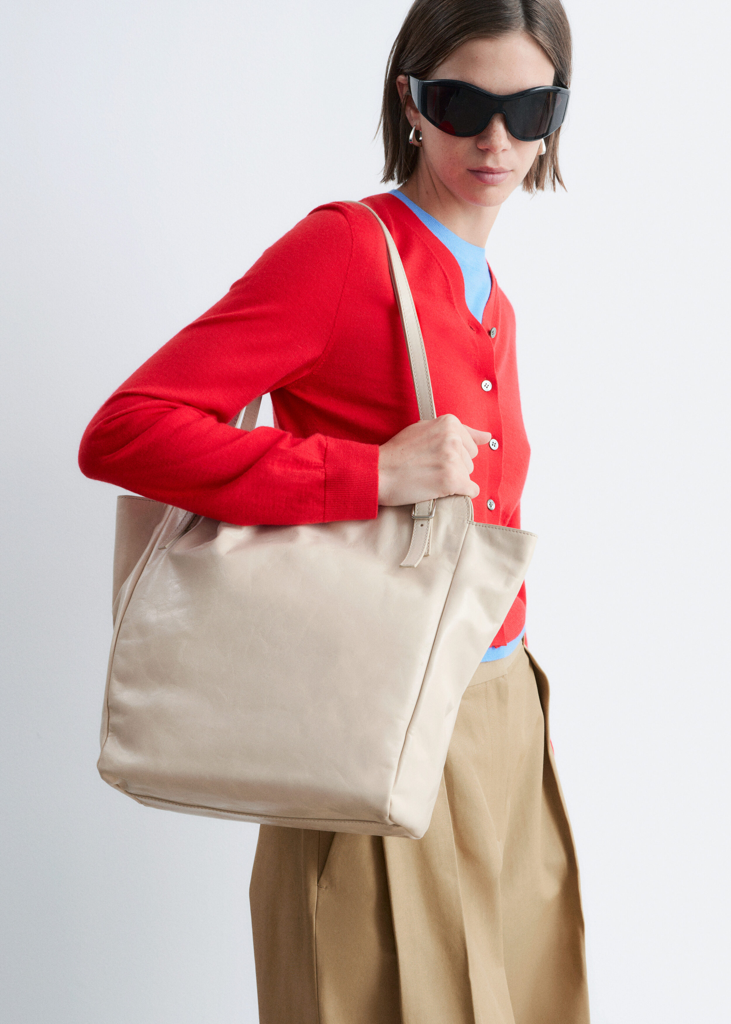 & Other Stories BUCKLE-STRAP LEATHER TOTE