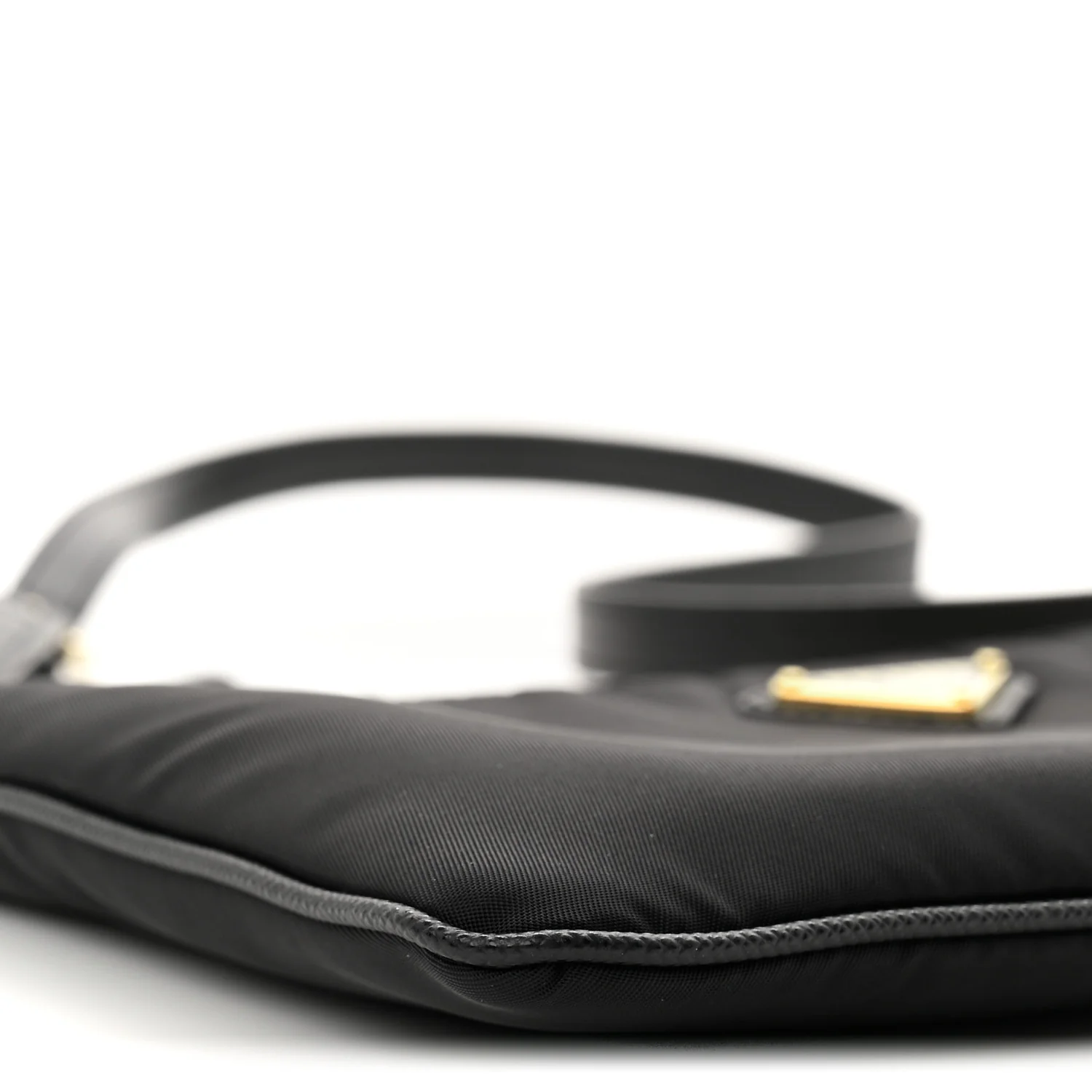 Re-Nylon Saffiano Pouch Black - Top Club