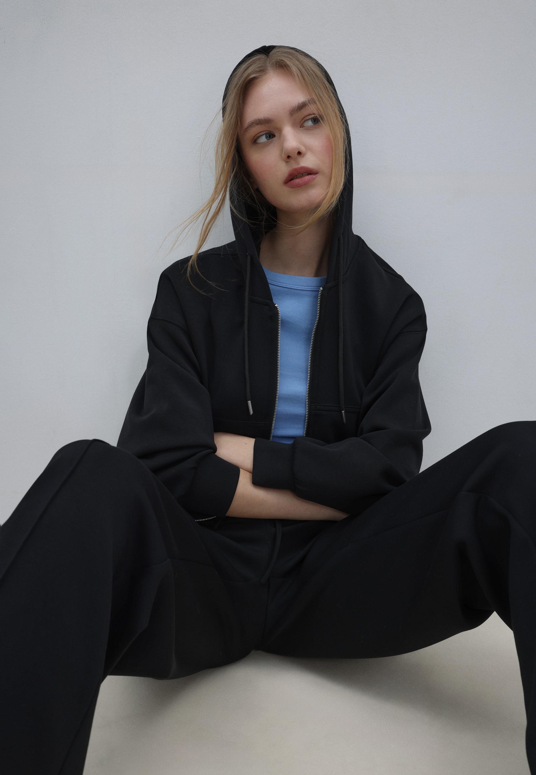 SOFT-FEEL ZIP-UP SWEATSHIRT
