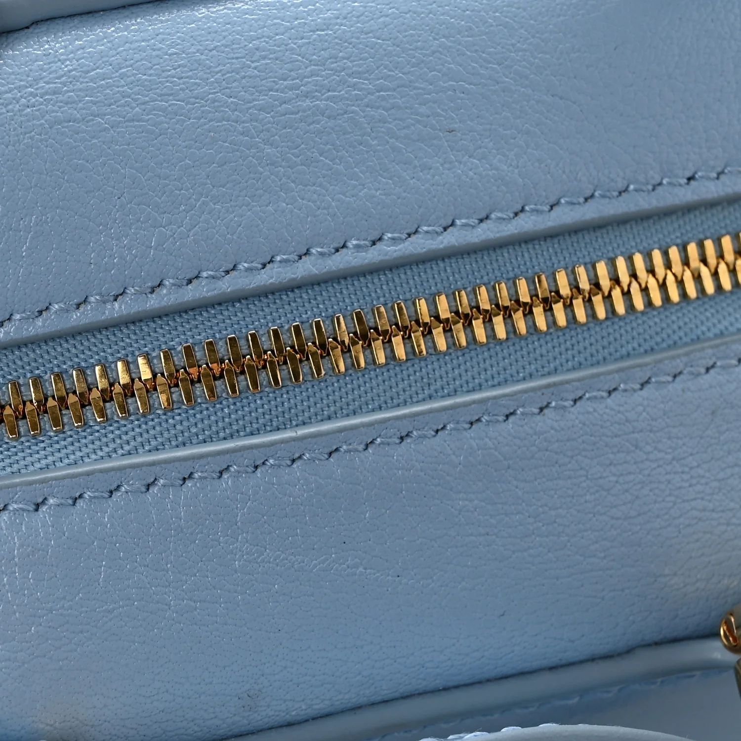 Box Calfskin East West Mini Antigona Light Blue - Top Club