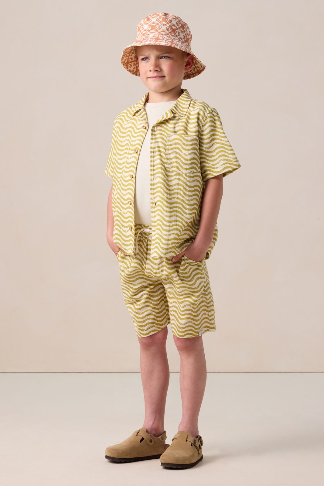 Lichtgroen overhemd met golvende print