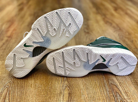 NIKE KOBE 4 x  UNDEFEATED MILWAUKEE BUCKS - Sneaker Replica Workshop