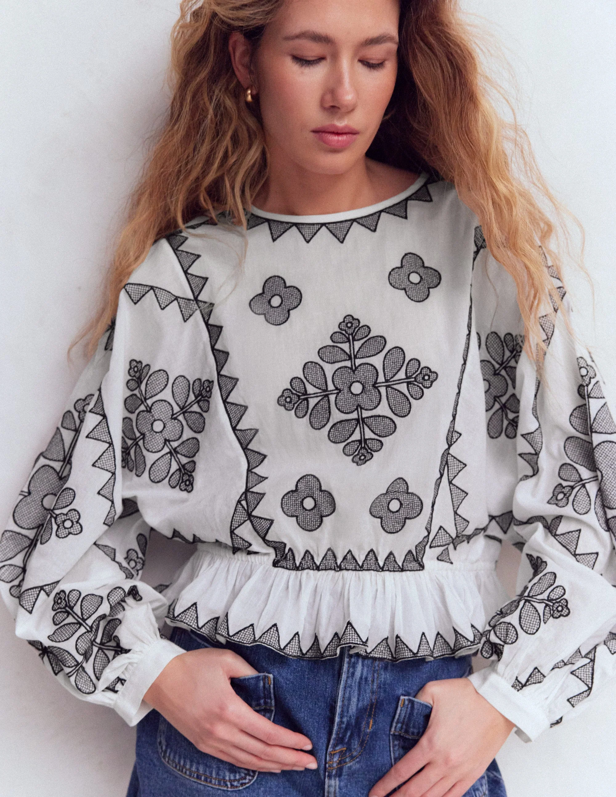 Besticktes Freizeitoberteil-Naturweiß