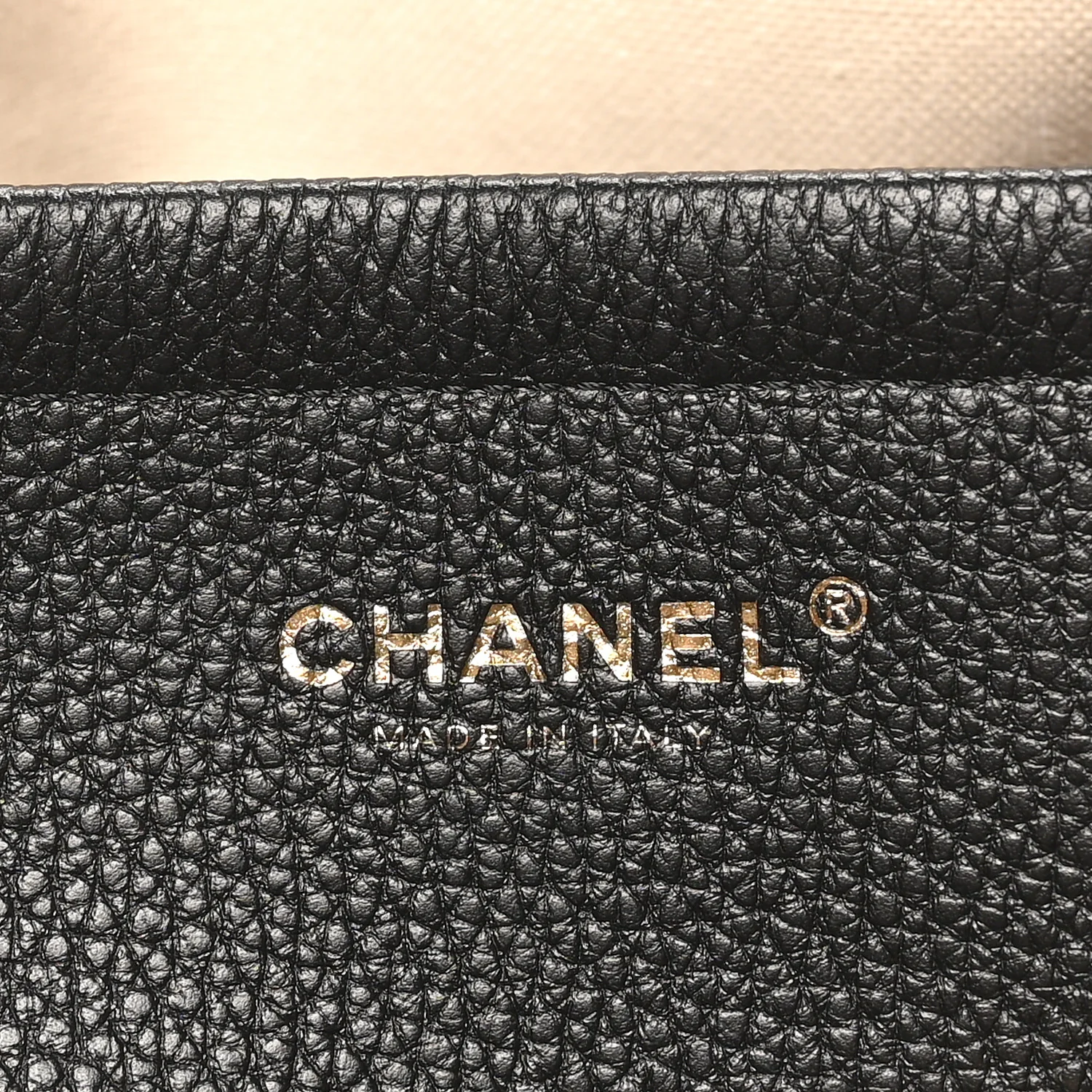 Grained Calfskin Boucle Urban Essentials Small Shopping Bag Black Ivory - Top Club