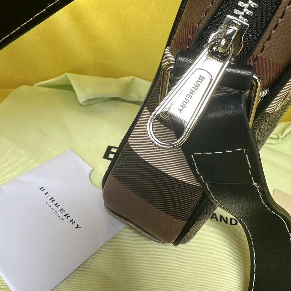 Burberry Vertical Paddy Bag - Top Club