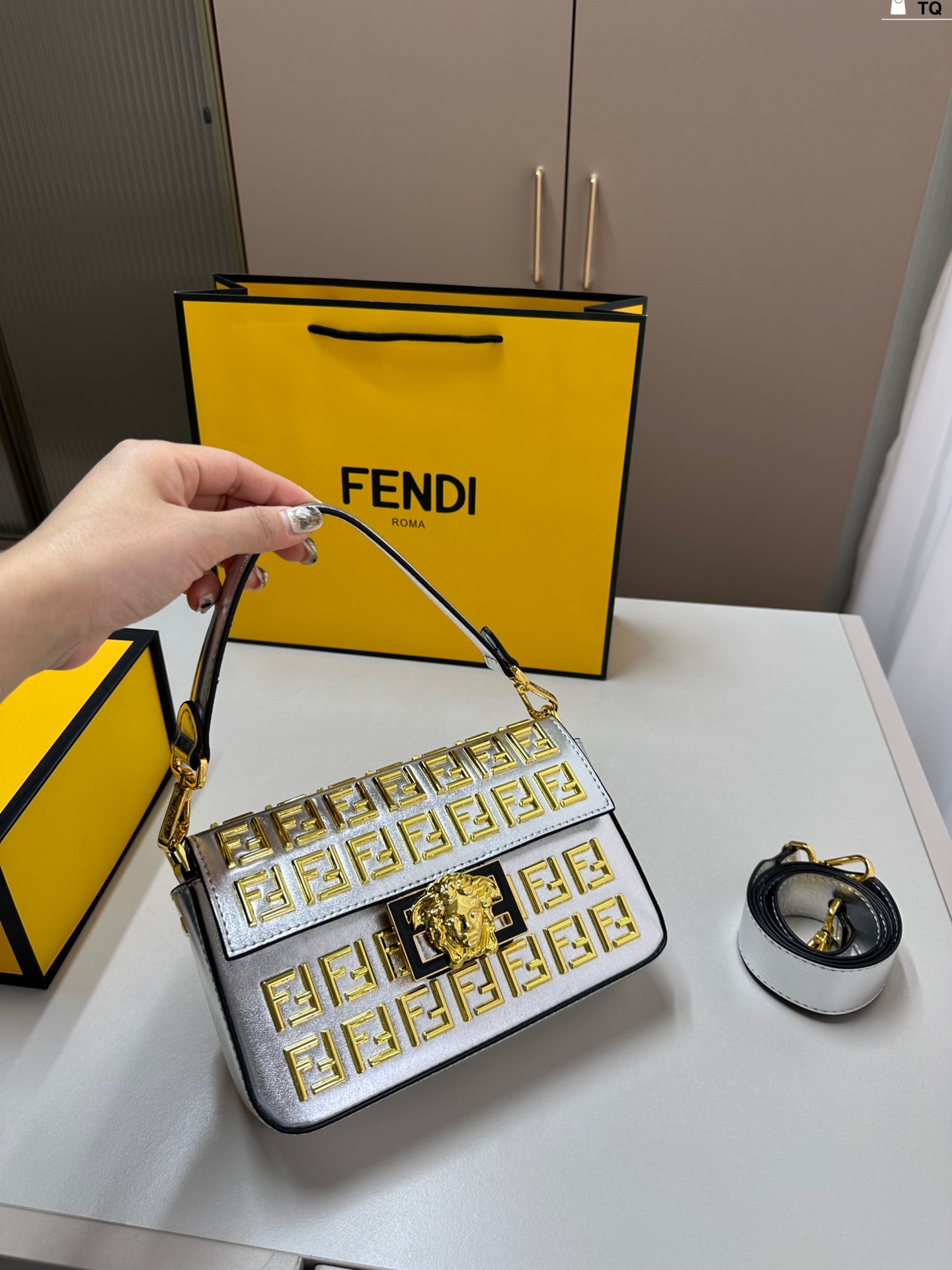 Fen ver new arrival Baguette bag size: 22*12 cm - Top Club
