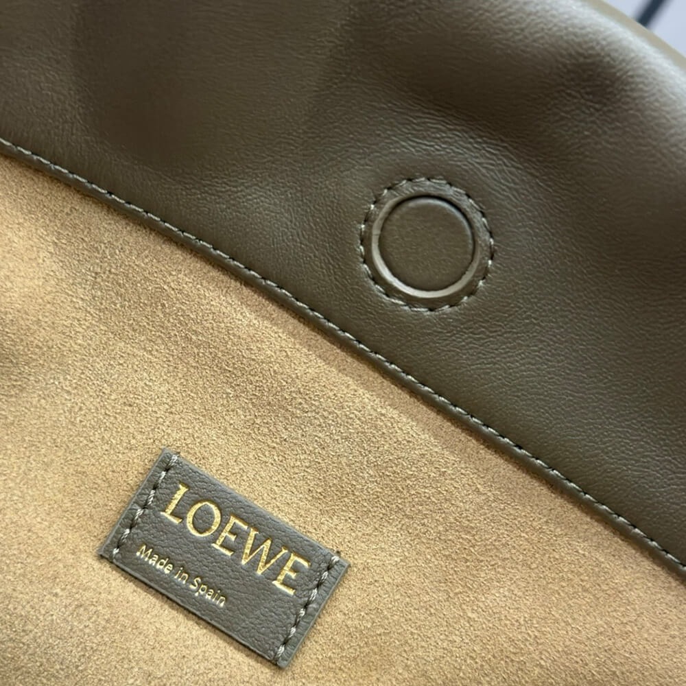 Loewe Medium Flamenco purse in mellow nappa lambskin - Top Club