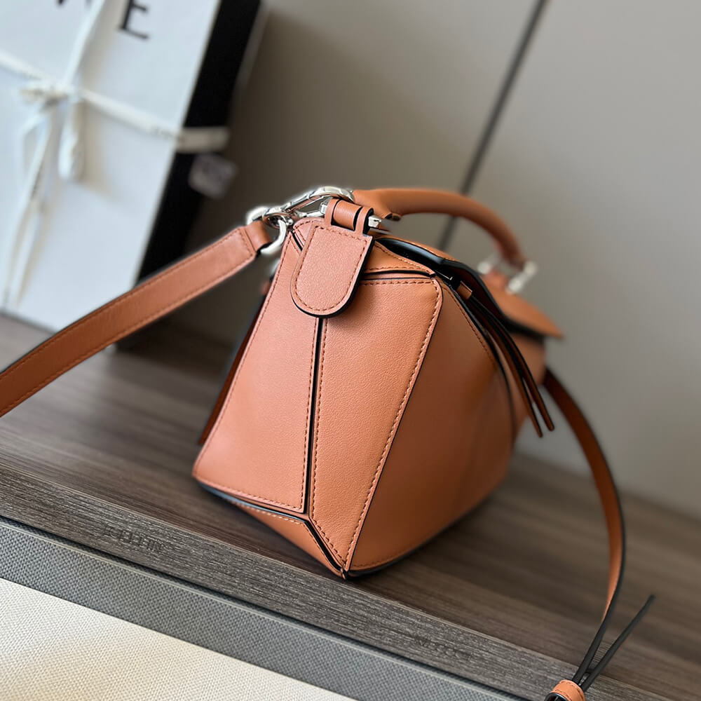 LOEWE Small Puzzle Bag - Top Club