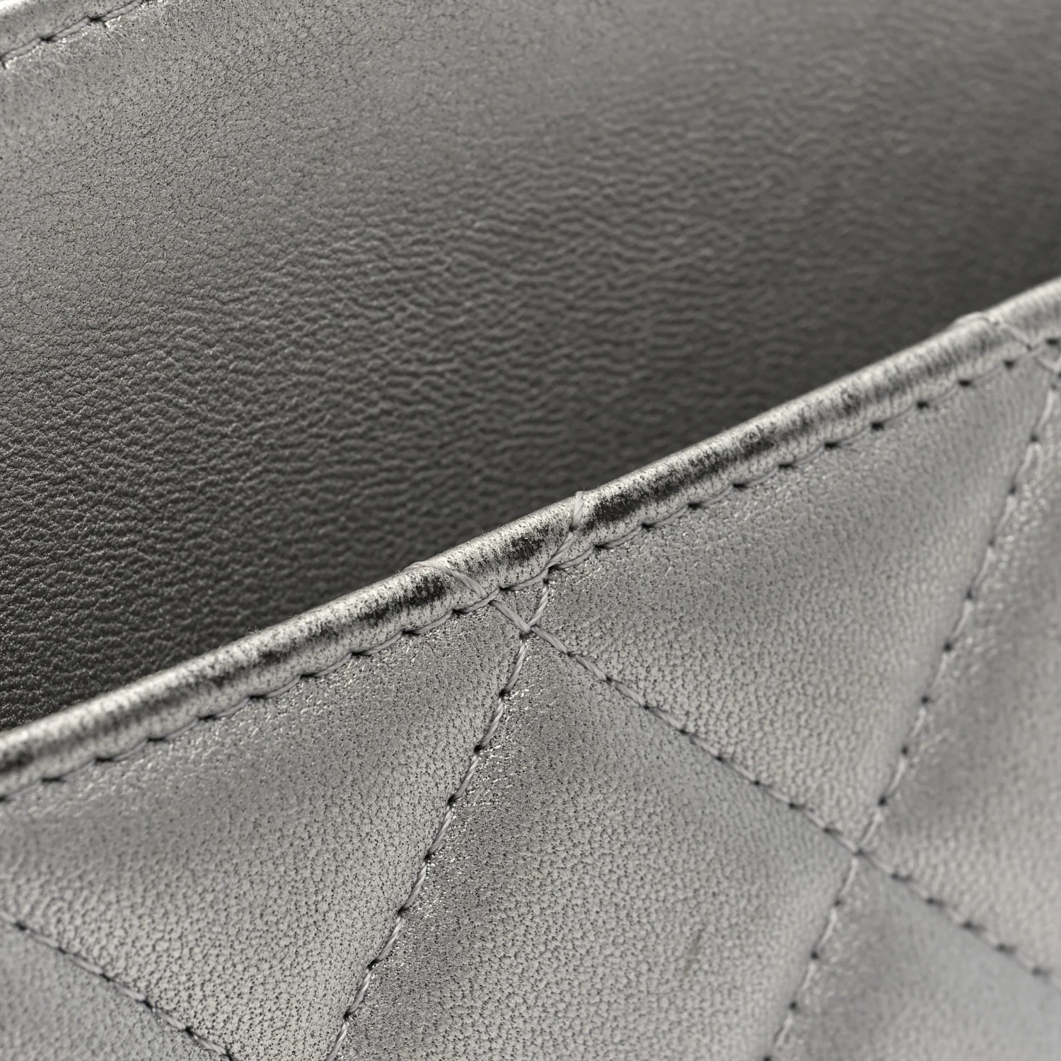 Metallic Lambskin Quilted Clutch With Chain Silver - Top Club
