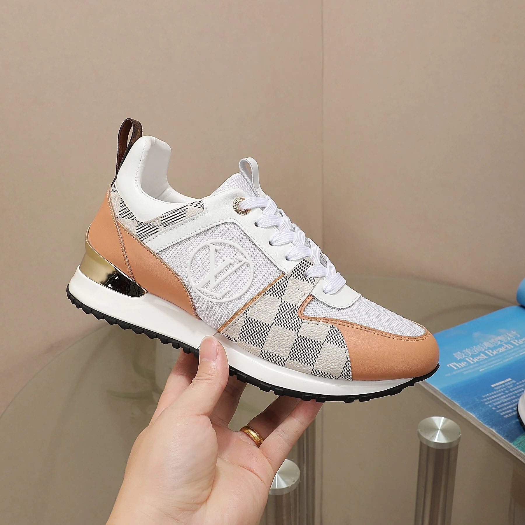 Louis Vuitton Women's Stylish Sneakers With Checkered Patterns And Logo - Sneaker Replica Workshop
