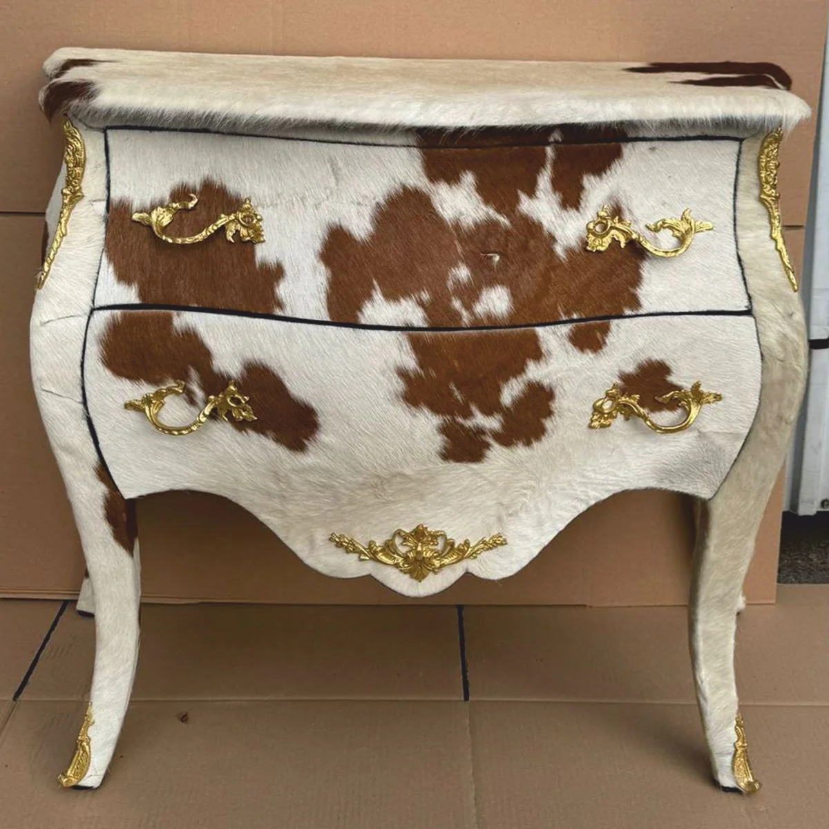 Baroque cowhide chest of drawers white / brown / gold 100 cm - Baroque furniture