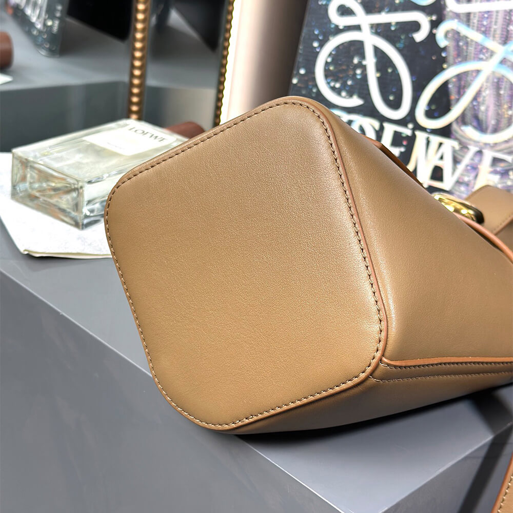 LOEWE Mini Pebble bucket in smooth calfskin(high-end grade) - Top Club