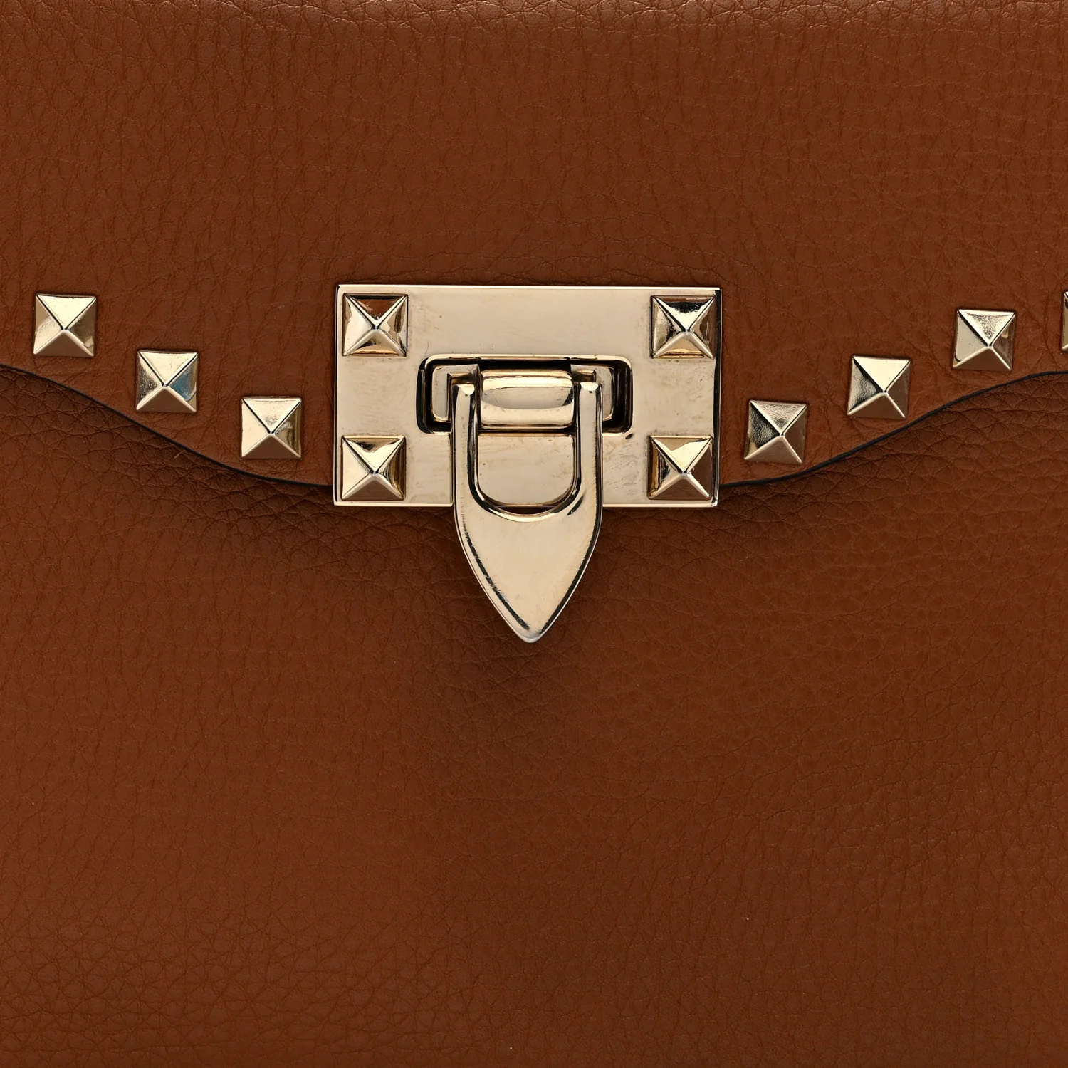 Pebbled Calfskin Rockstud Flip Lock Top Handle Bag Cognac - Top Club