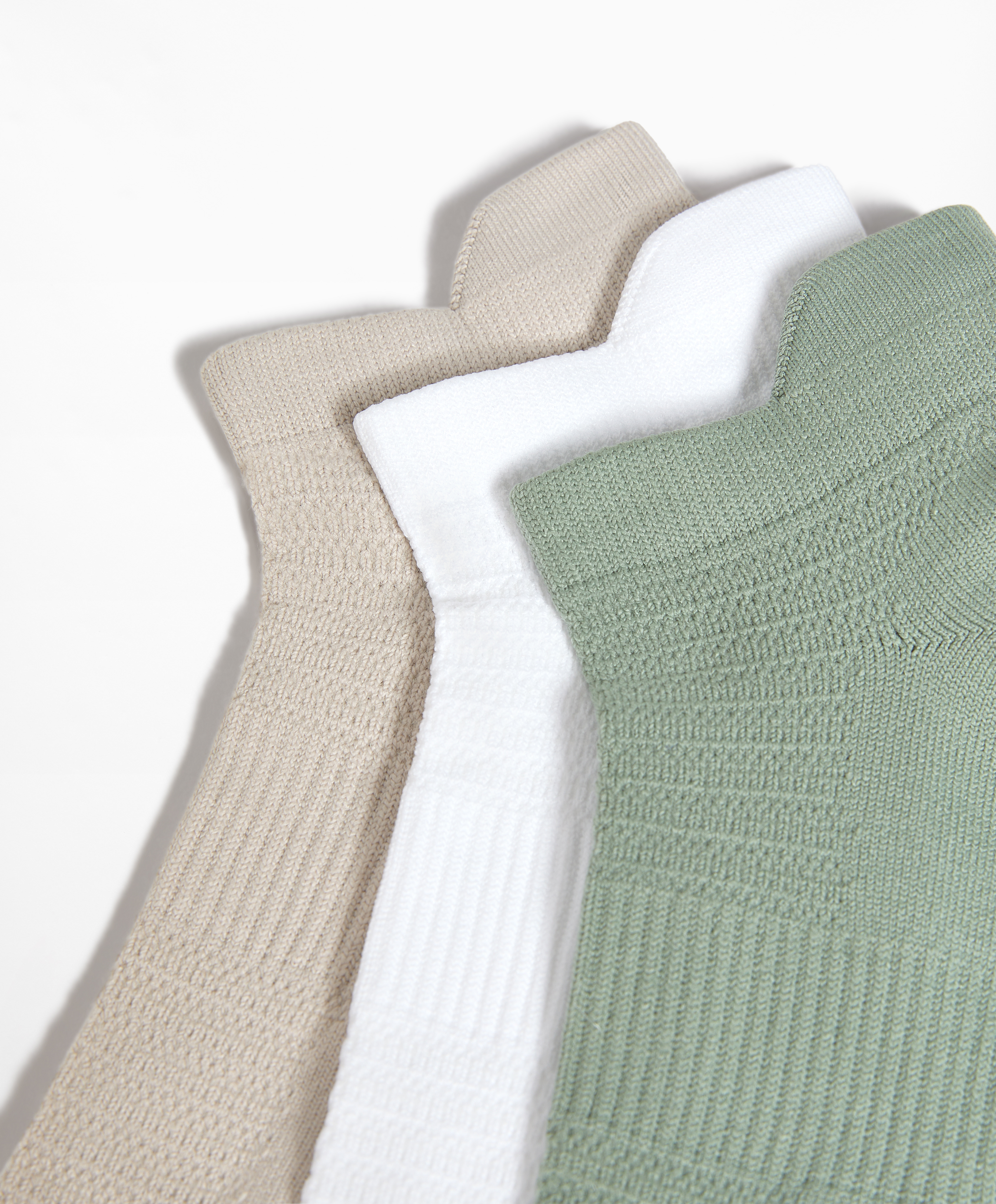 OYSHO 3 pairs of sports sneaker socks with polyamide and heel tab