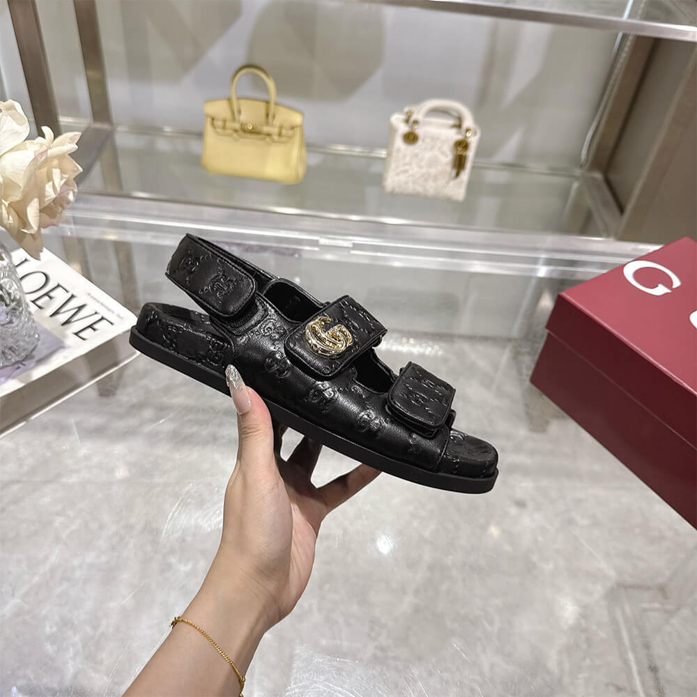 GUCCI Women s sandal with Double G - Top Club