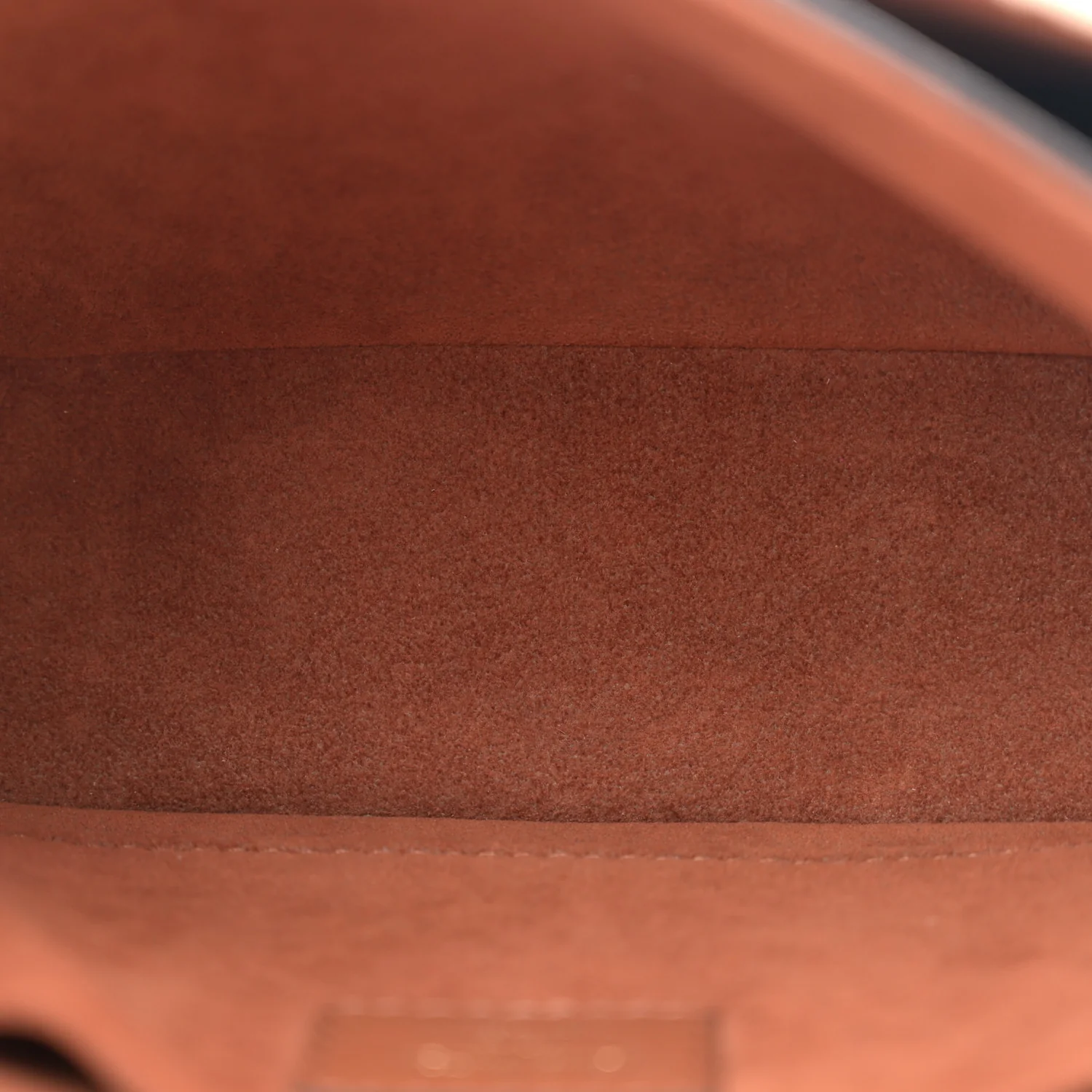 Grained Calfskin Lockme Tender Chataigne Brown - Top Club