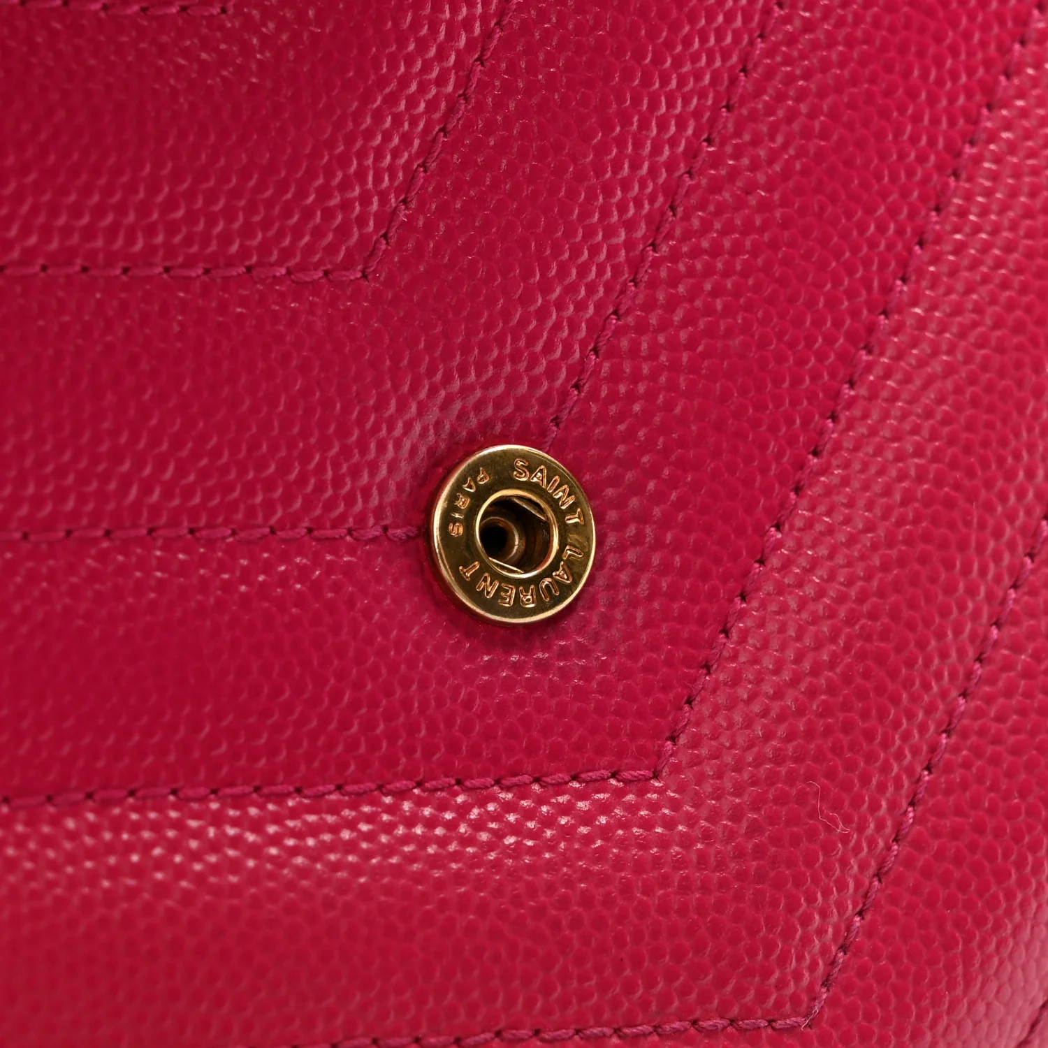 Grain De Poudre Matelasse Chevron Monogram Chain Wallet Lipstick Fuchsia - Top Club