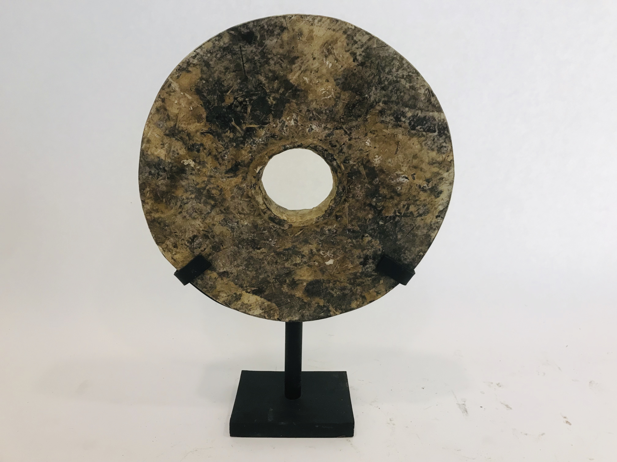 Wheel on iron stand D30cm