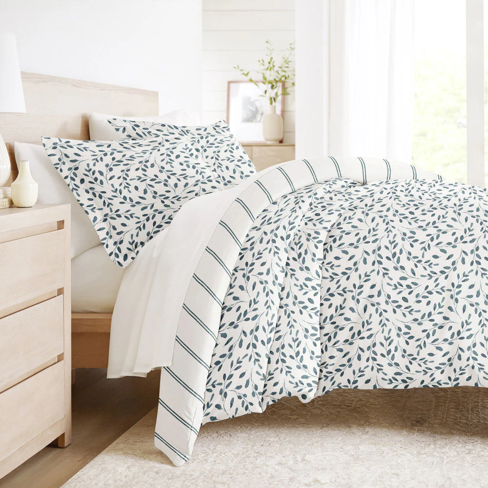 Watercolor Vines Pattern 3-Piece Reversible Duvet Cover Set (Sale)