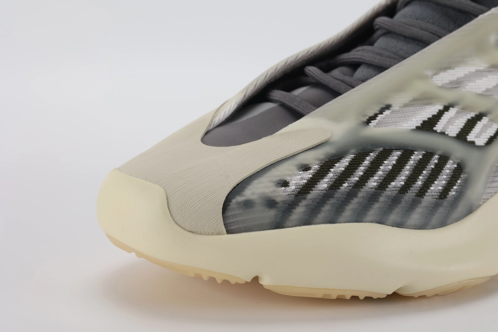 Yeezy 700 V3  Fade Salt  Replica - Sneaker Replica Workshop