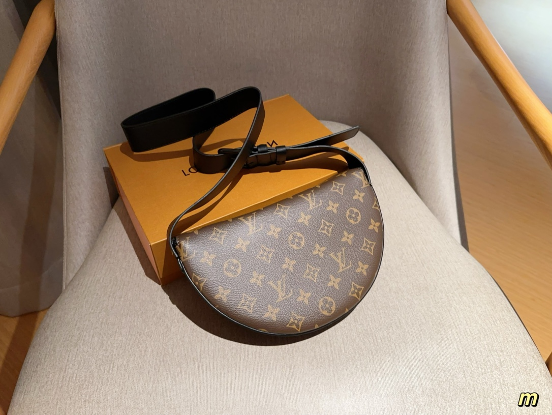 Louis MOON CROSSBODY men and women bag size: 24*16*4 cm - Top Club