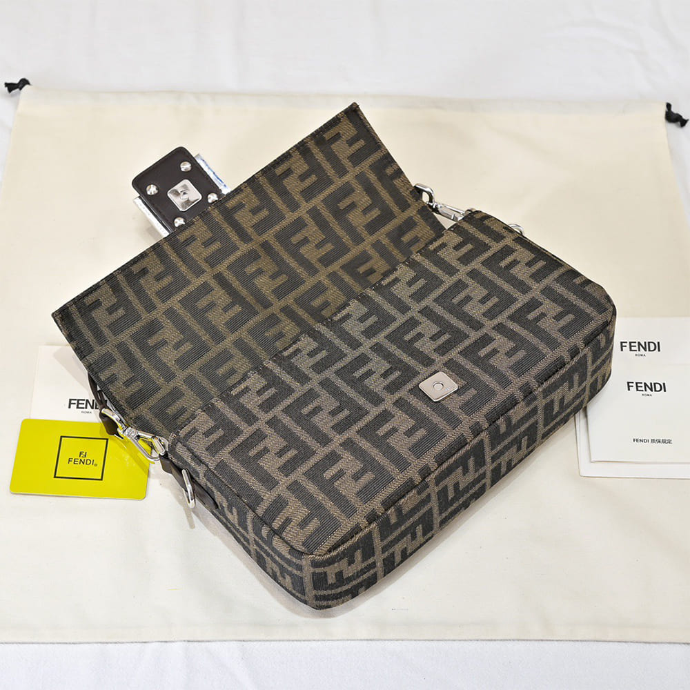 Fendi Baguette - Top Club