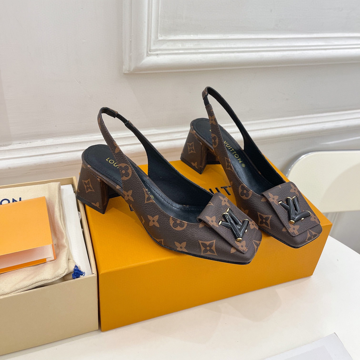 Louis Vuitton LV Half a Pack of Horseshoe Heels Slide Sandal (Replica) - Sneaker Replica Workshop
