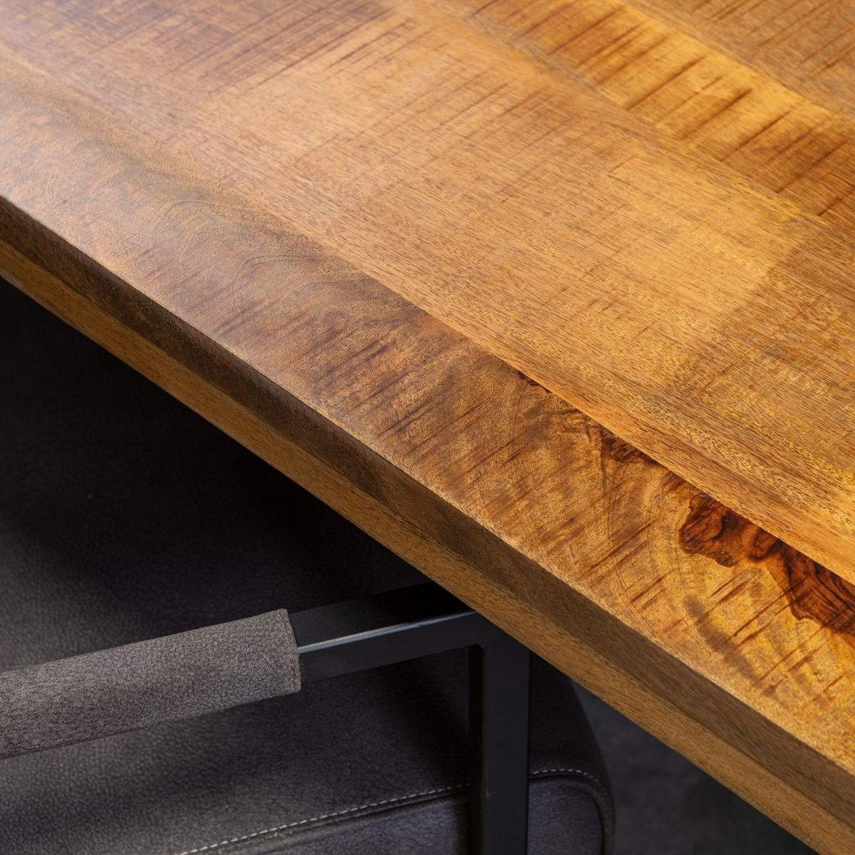 Mangohouten eettafel Maitea met matrix onderstel 240 cm