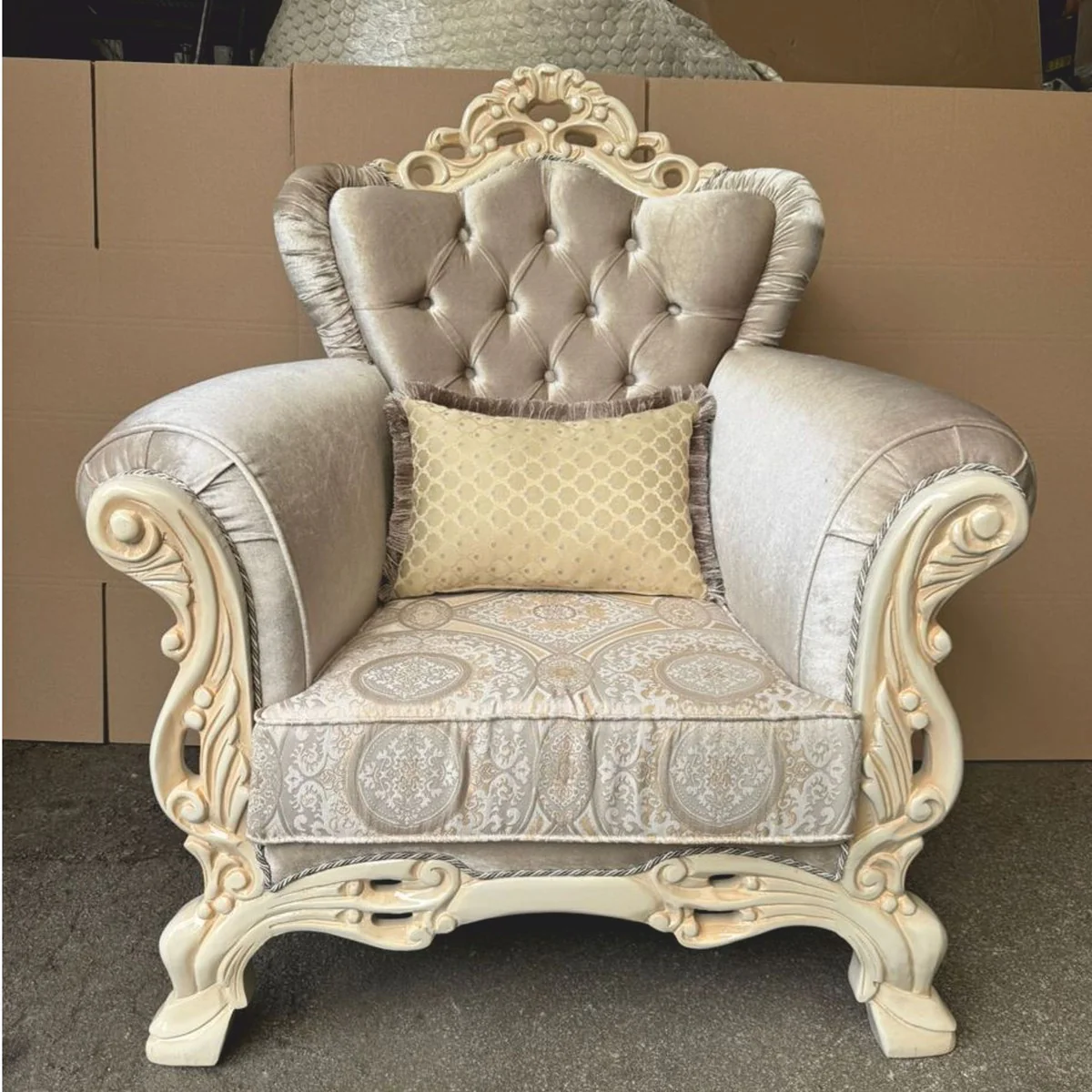 Baroque living room armchair gray / cream - magnificent baroque furniture