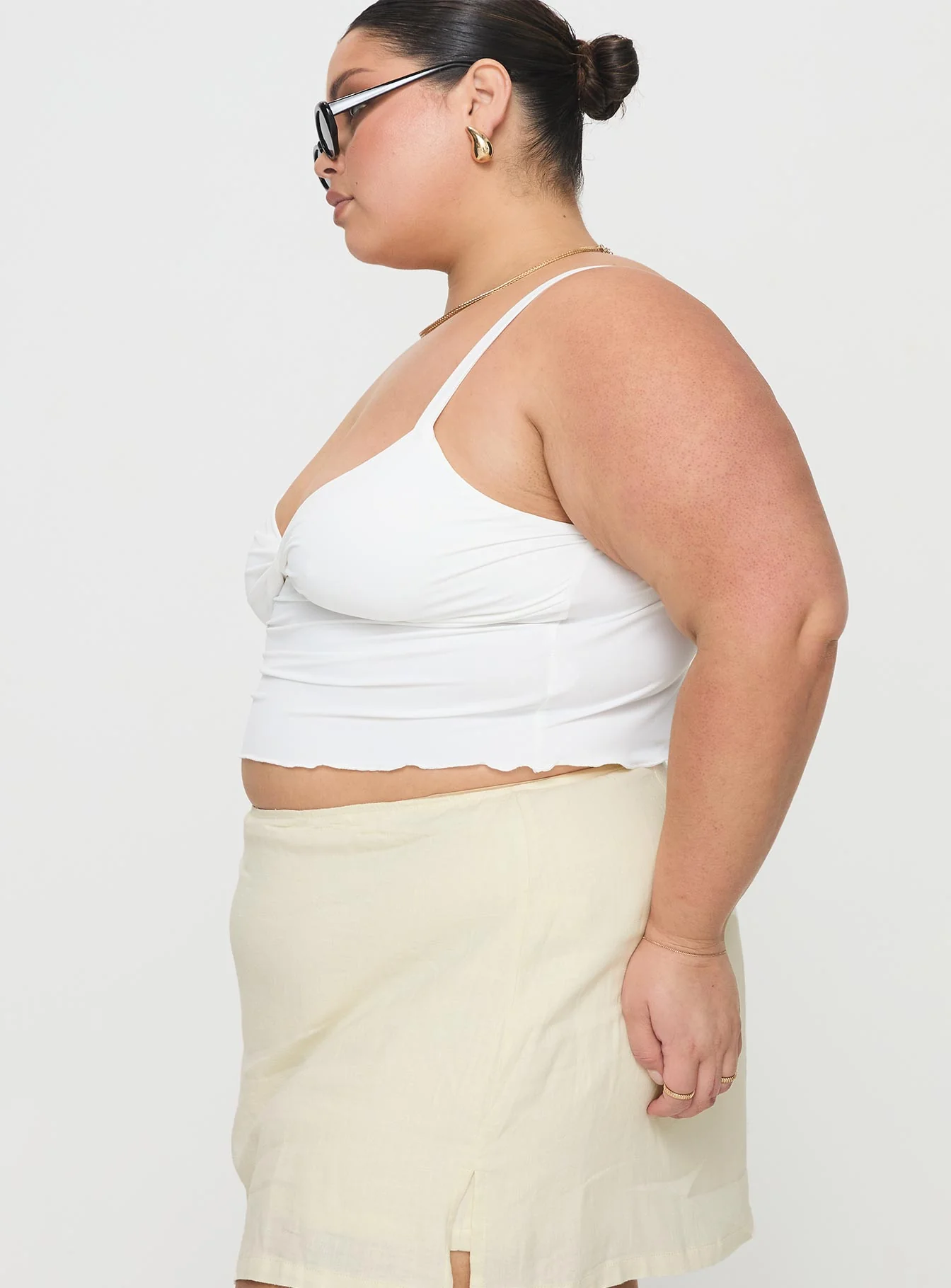 Greyer Top White Curve