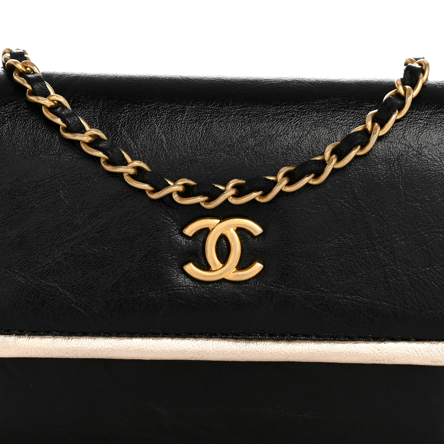 Metallic Calfskin Clutch With Chain Black Gold - Top Club