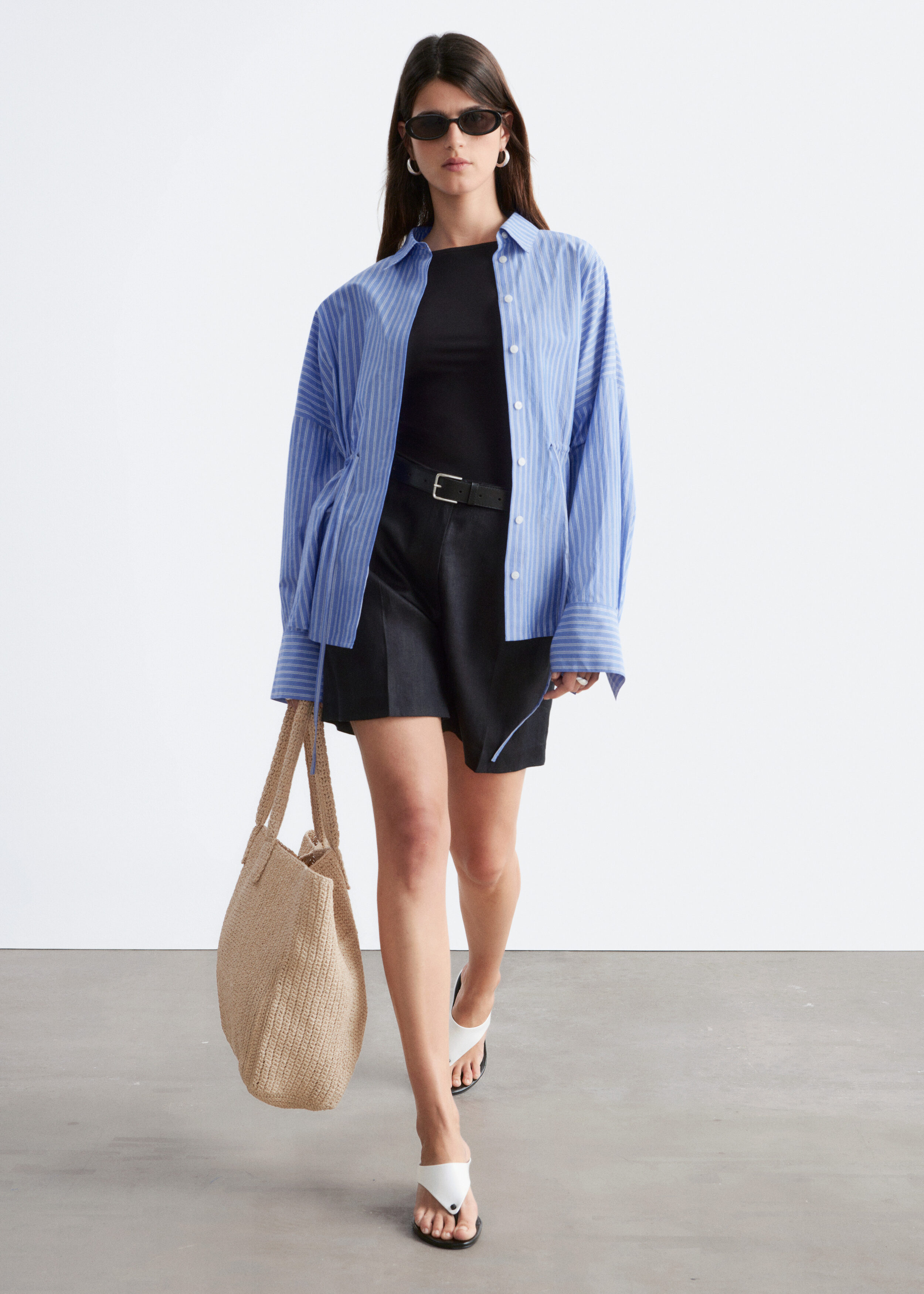 & Other Stories PLEATED LINEN SHORTS