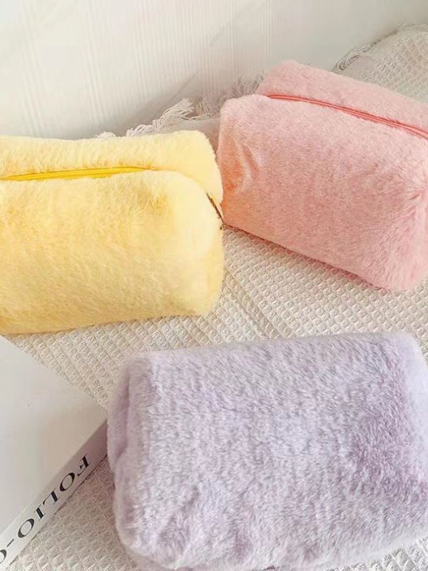 Plush makeup bag in macaron colors, sweet and large-capacity storage bag, high-value bag