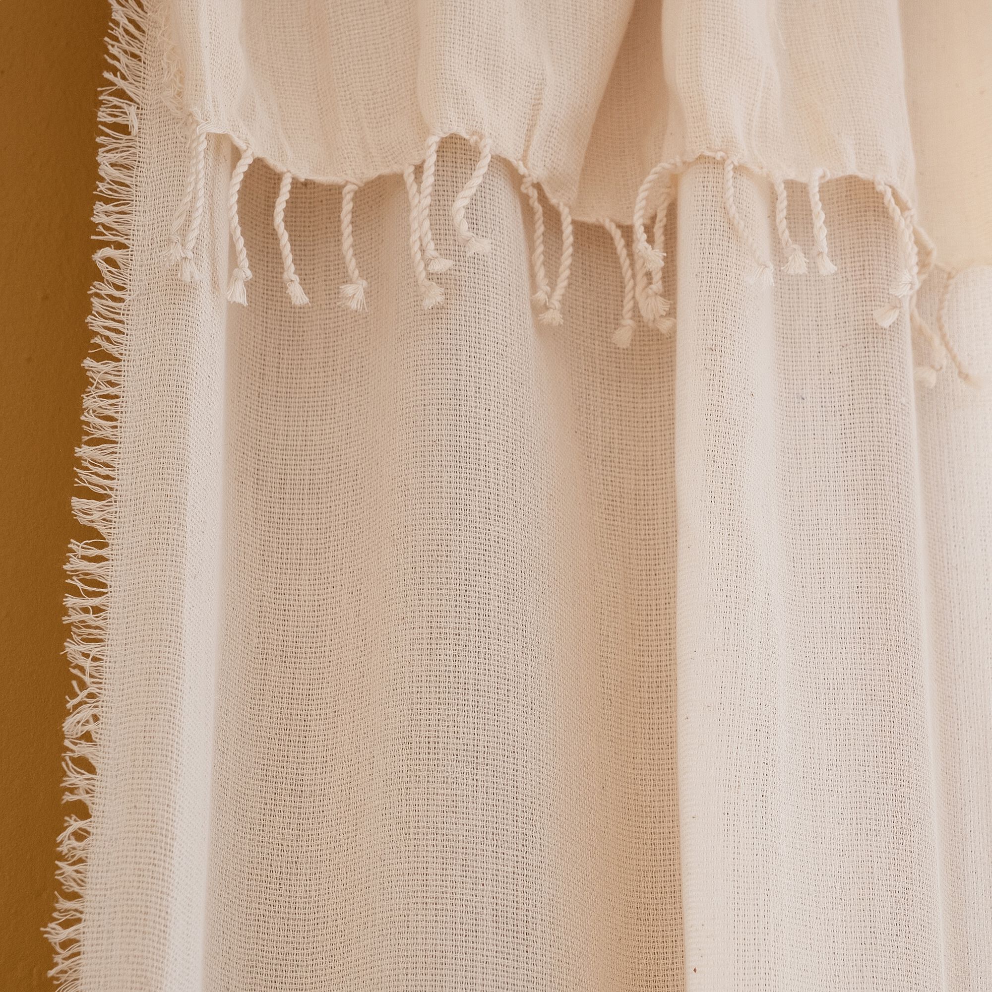 TEBA - Rideau à anneaux pinces en coton finition franges 105x280cm - blanc cassé