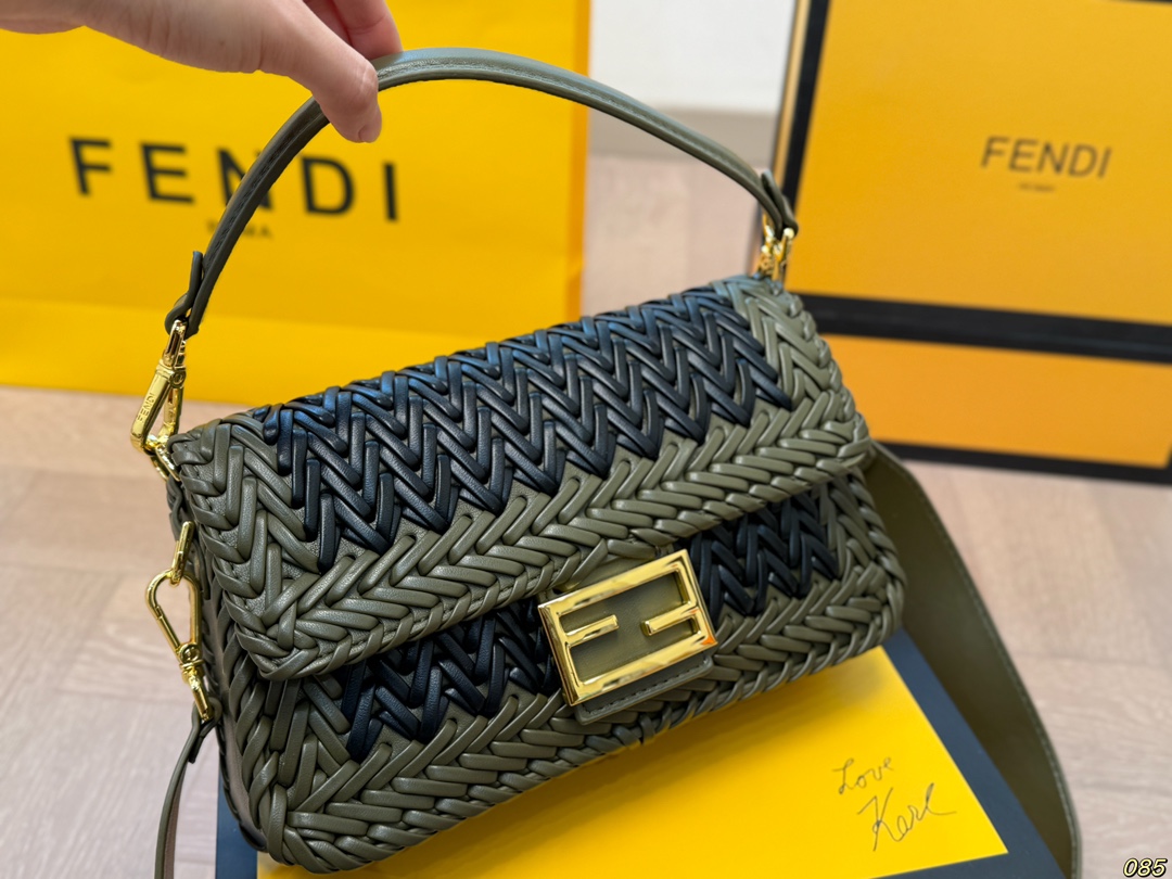 Fen new arrival Baguette bag size: 26 * 15 cm - Top Club