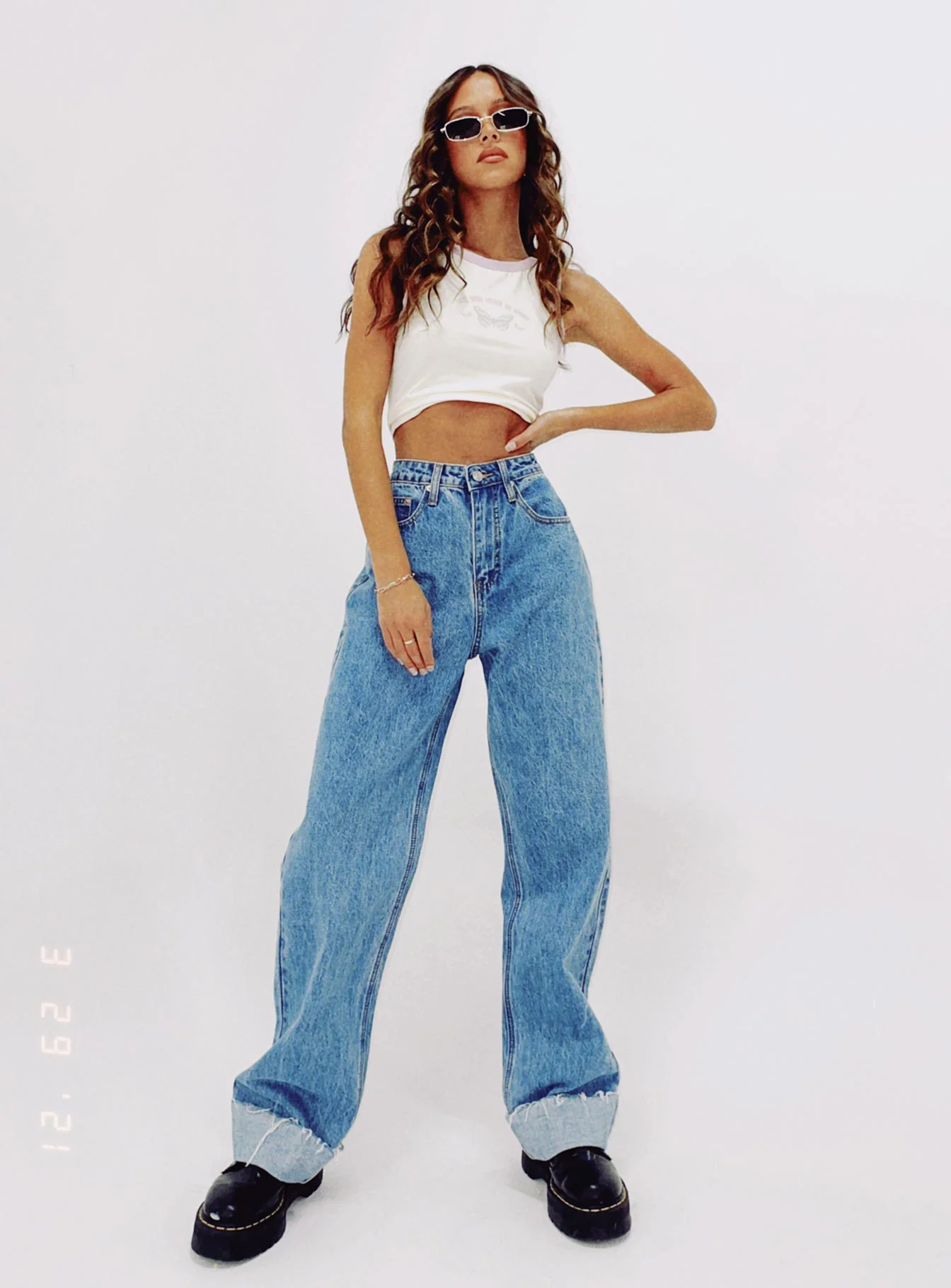 Ollie Mid Rise Straight Leg Jeans Mid Wash Denim