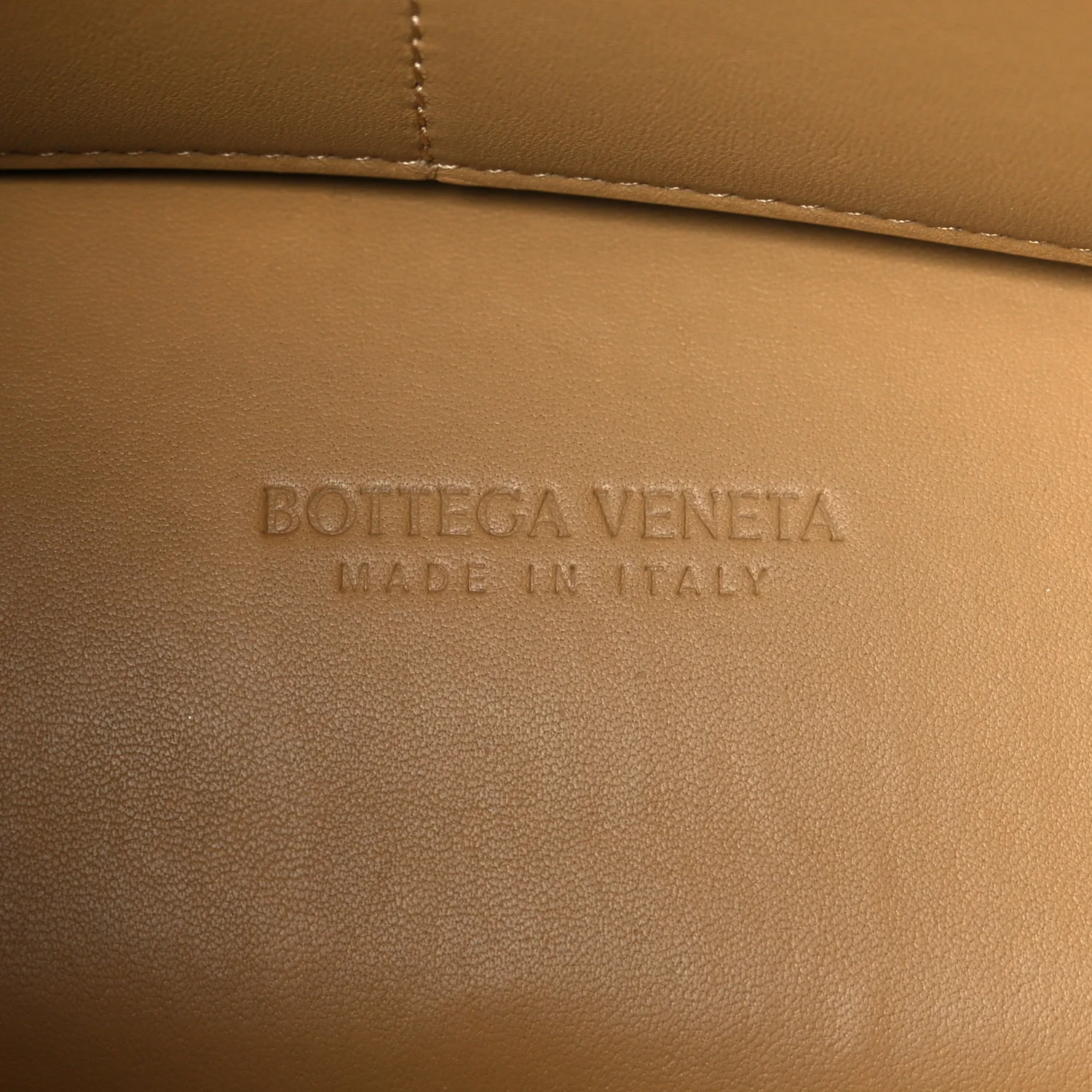Nappa Intrecciato Medium Andiamo Shoulder Bag Dark Praline - Top Club