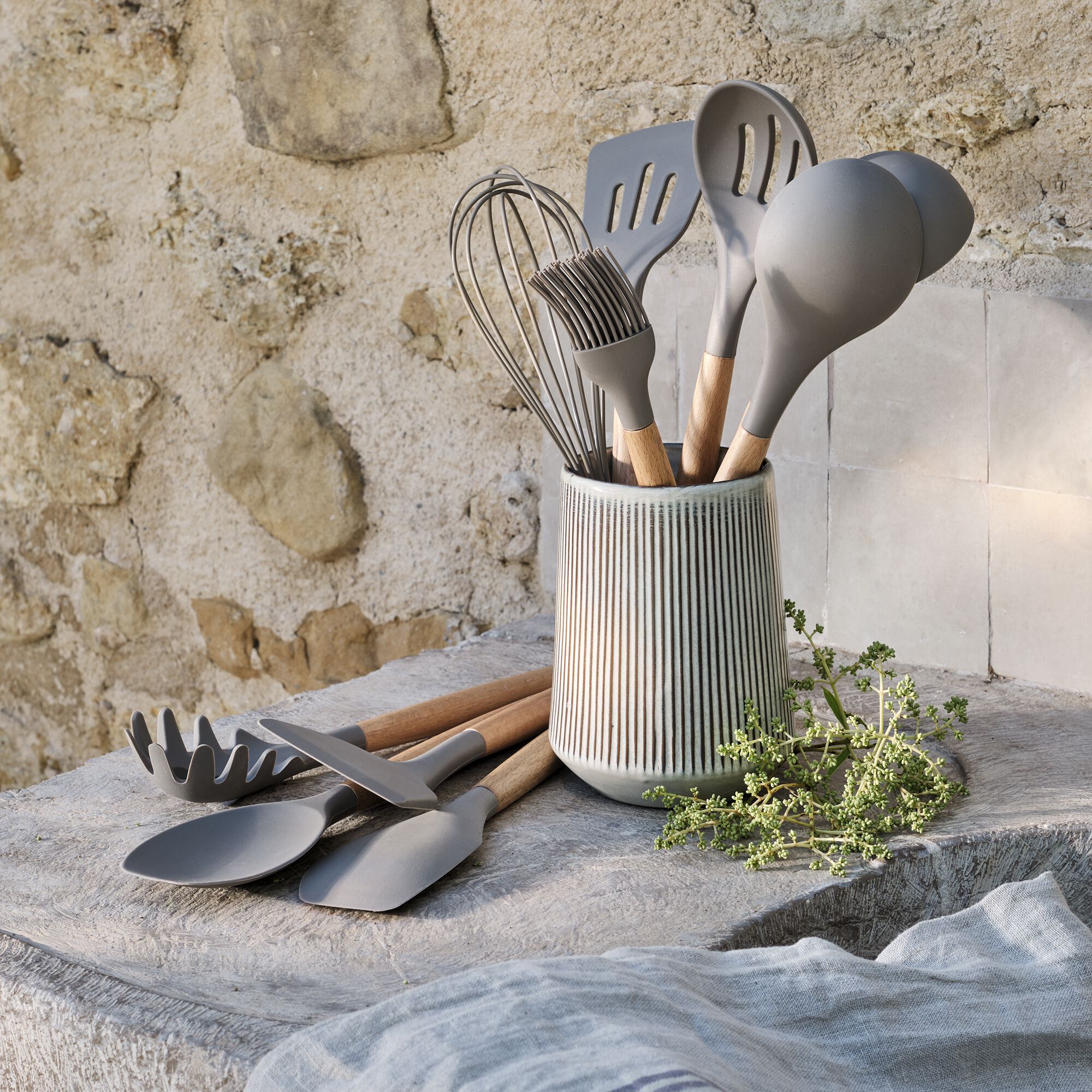 PISTOU - Pinceau de cuisine en bois et silicone - brun terre ombre