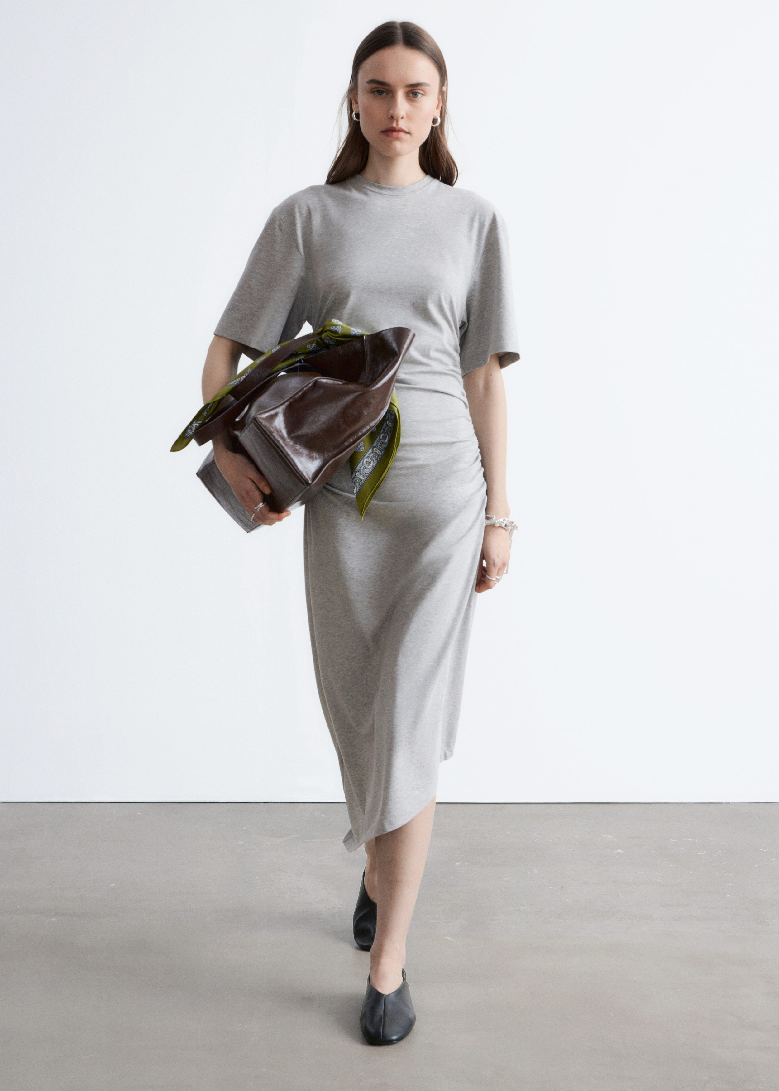 & Other Stories ASYMMETRIC MIDI T-SHIRT DRESS