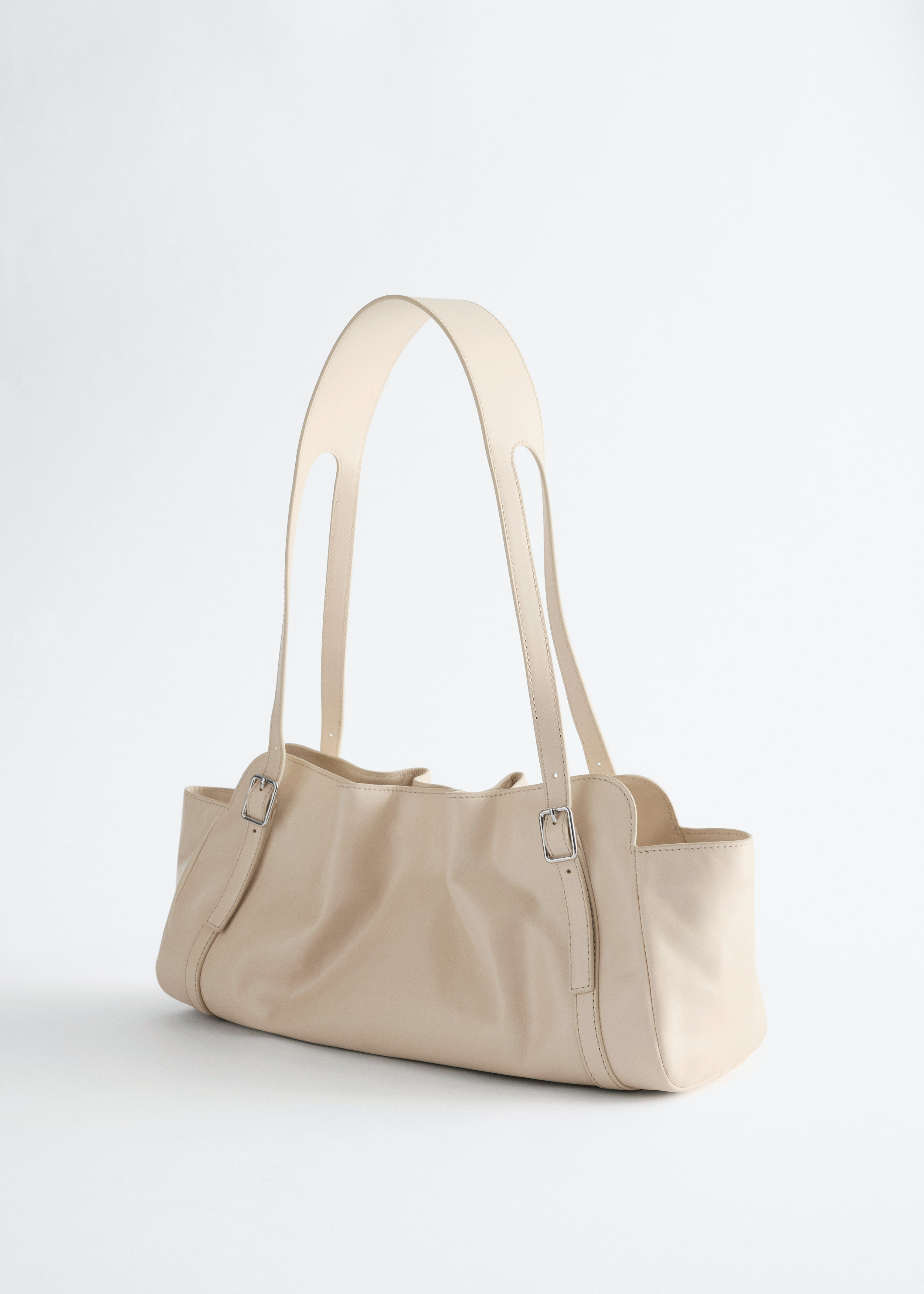& Other Stories LOW-PROFILE LEATHER SHOULDER BAG