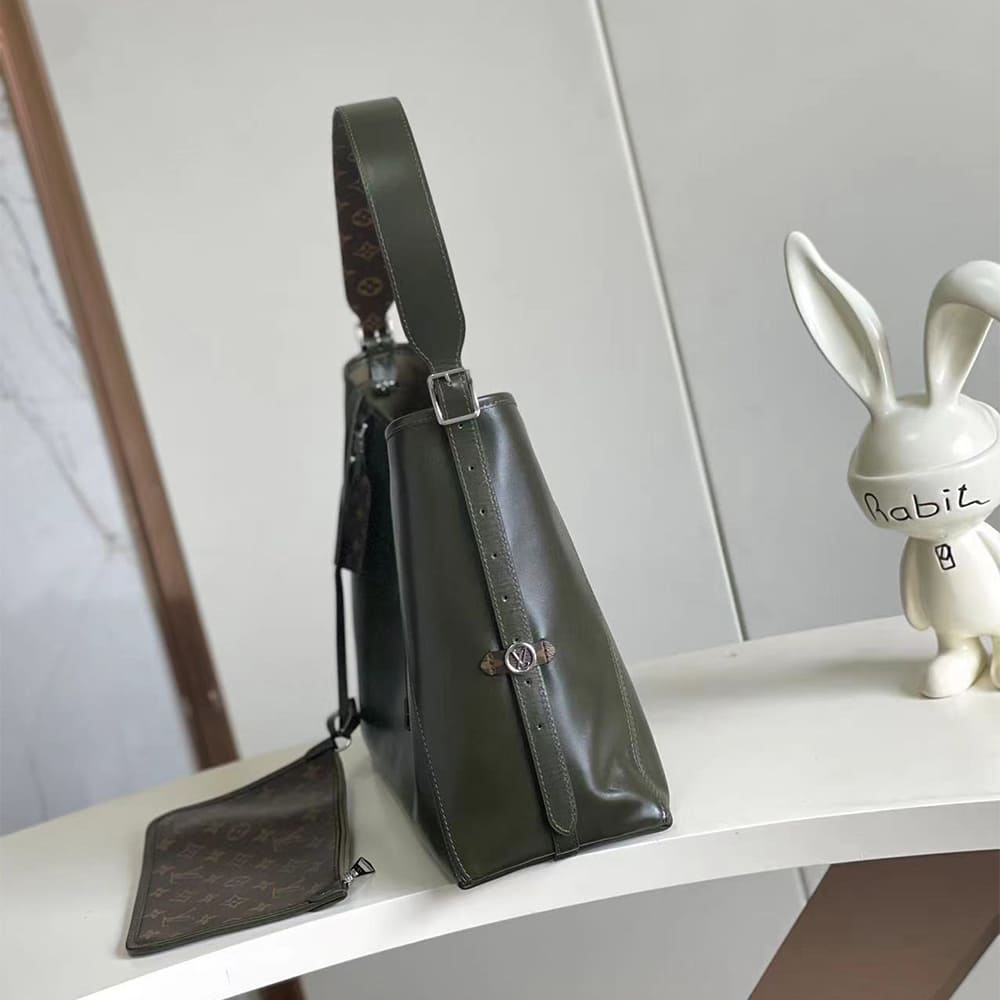 LV Carryall Vibe MM - Top Club